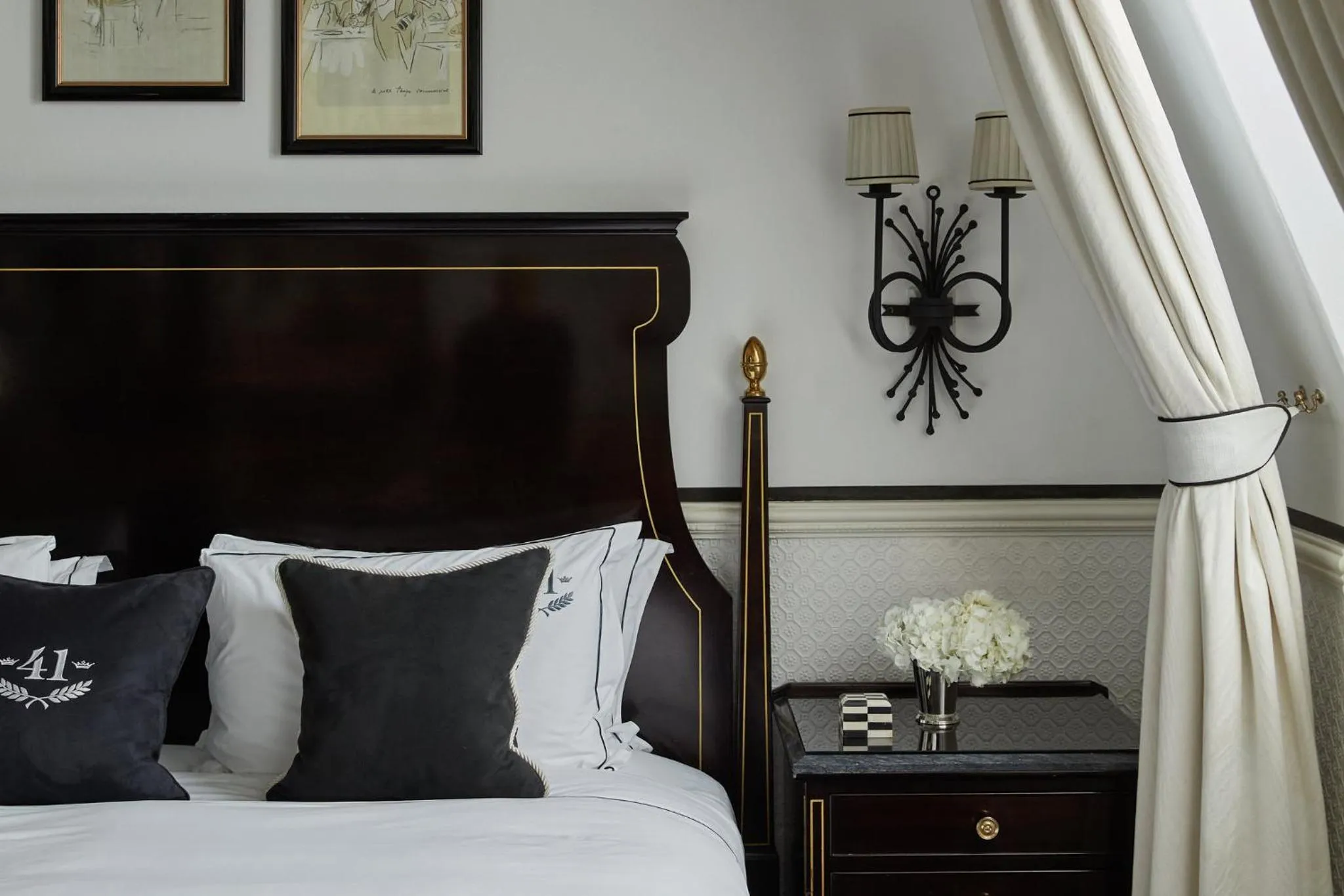 Photo of the whole room, Bed in 41