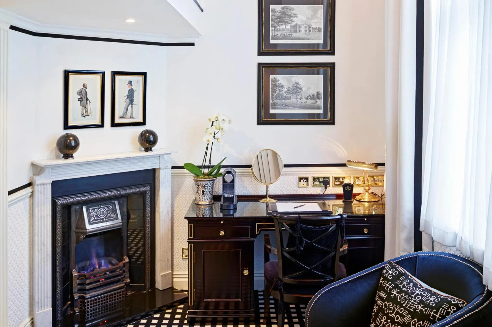 Photo of the whole room in 41