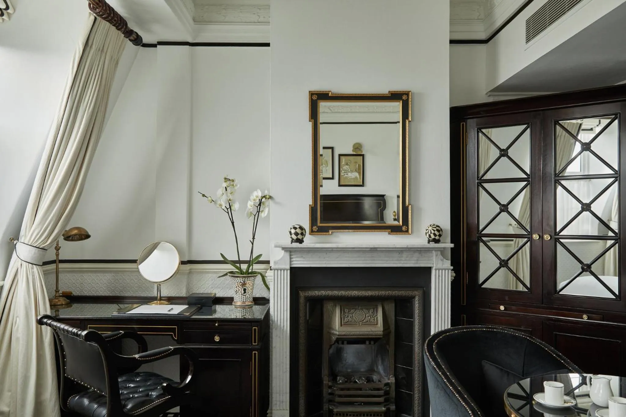 Photo of the whole room in 41