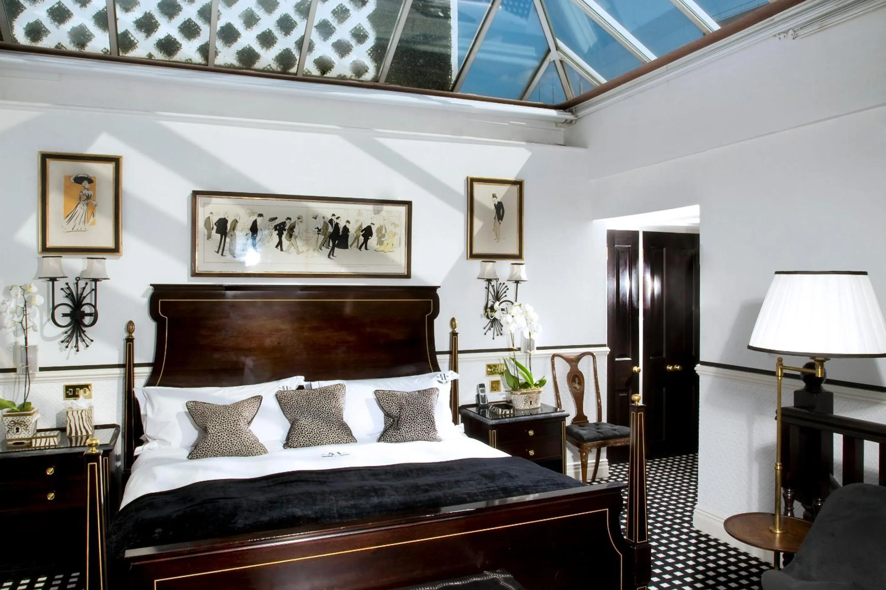 Photo of the whole room, Bed in 41