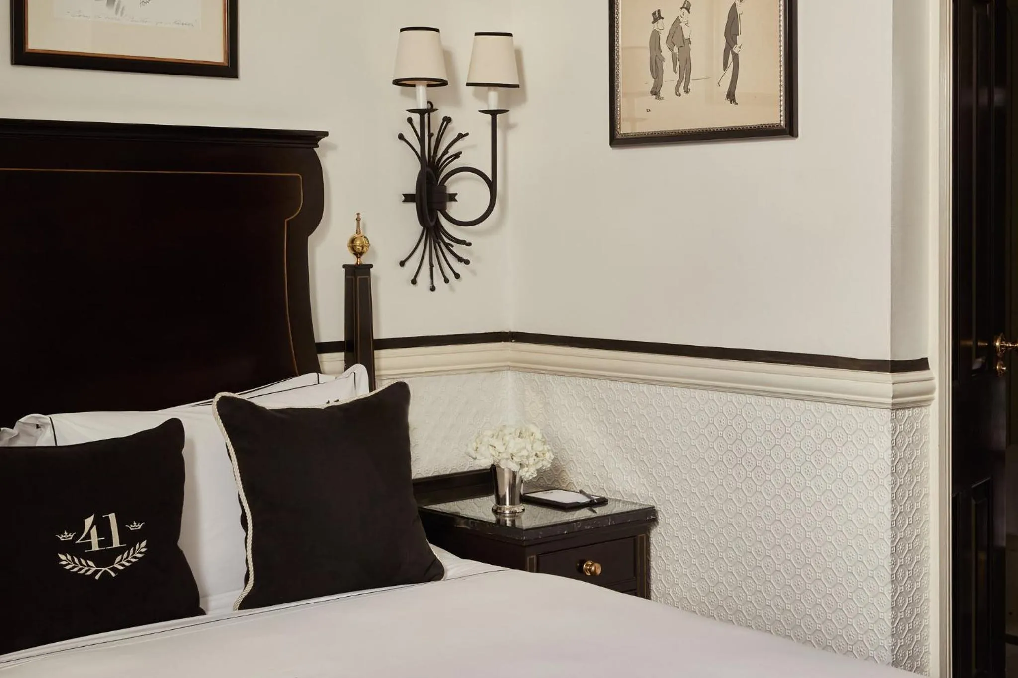 Photo of the whole room, Bed in 41