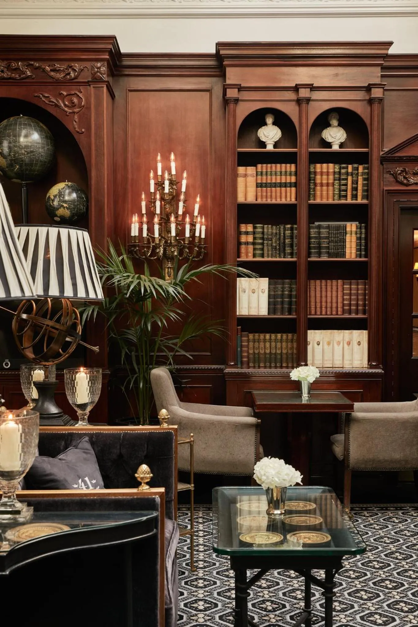 Decorative detail in 41