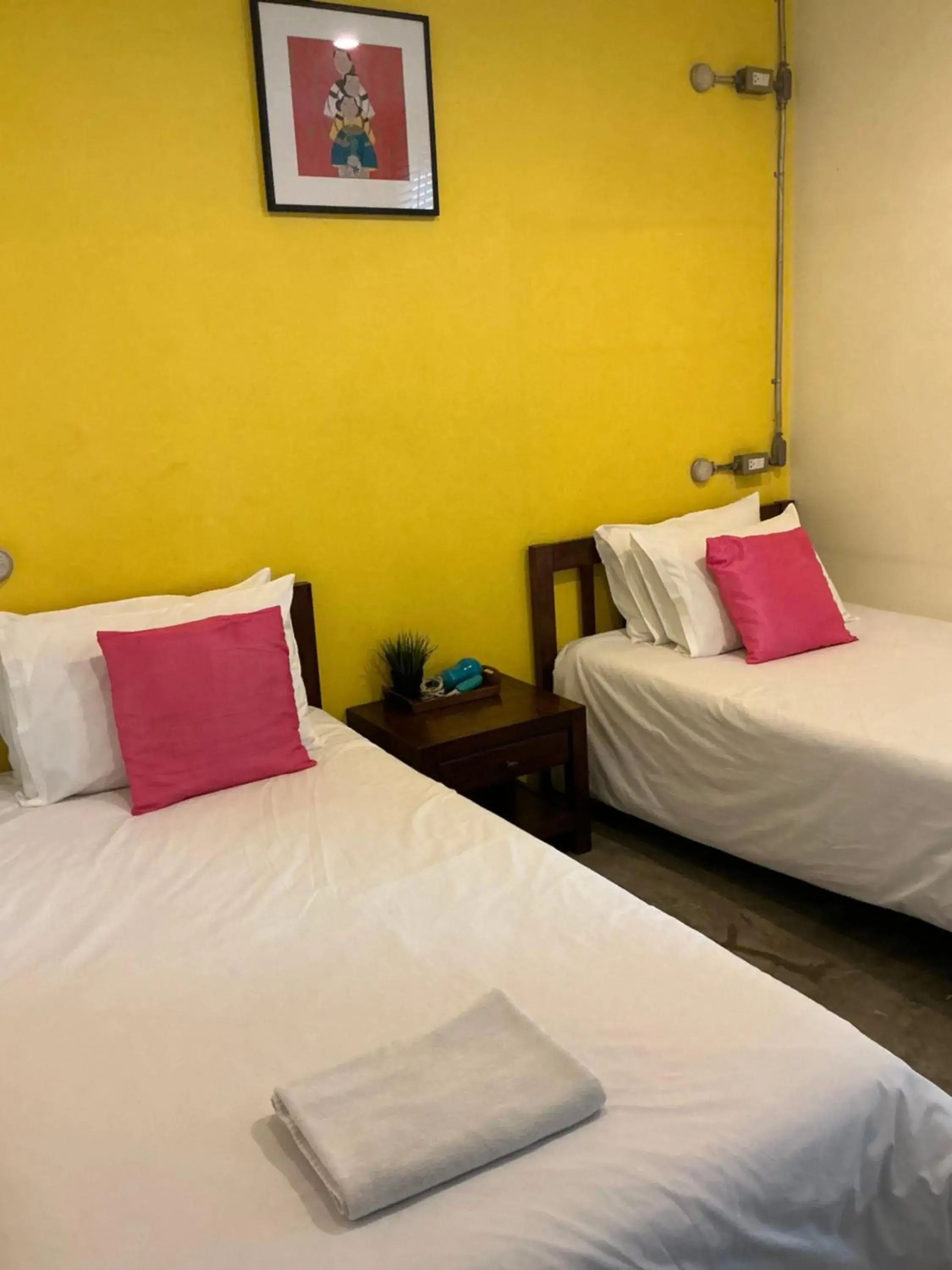 Twin Room with Private External Bathroom in Udee Bangkok Hostel Twin Room with Private External Bathroom in Udee Bangkok Hostel
