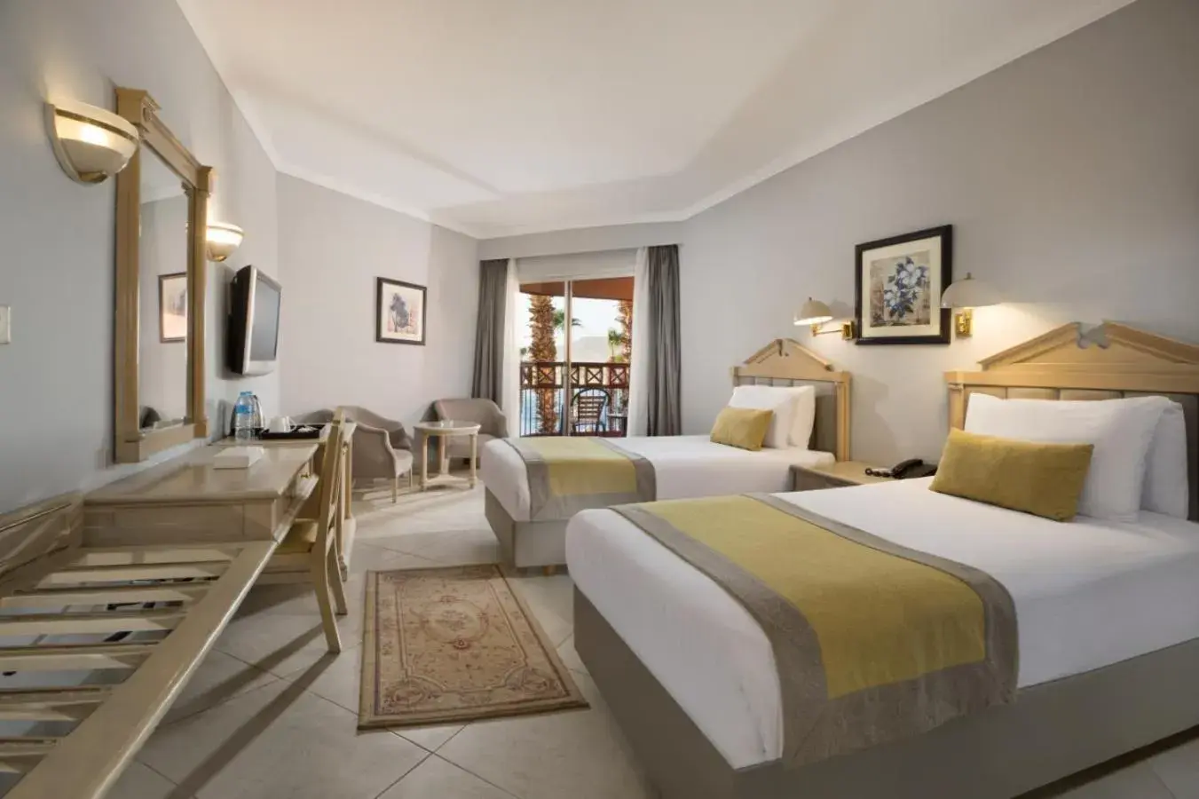 Standard Double Room with City View in Pyramisa Hotel Luxor Standard Double Room with City View in Pyramisa Hotel Luxor