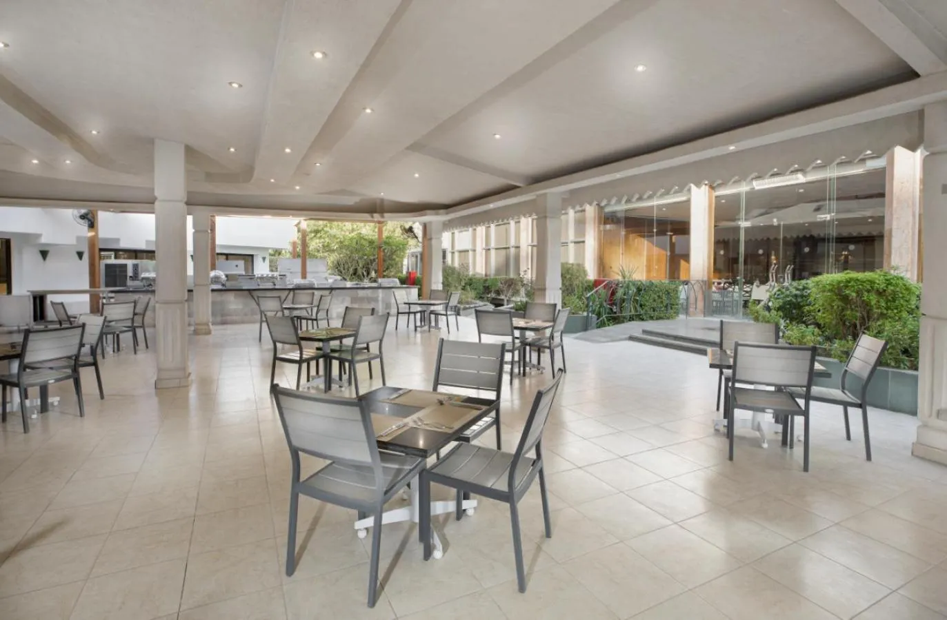 Restaurant/places to eat in Pyramisa Hotel Luxor