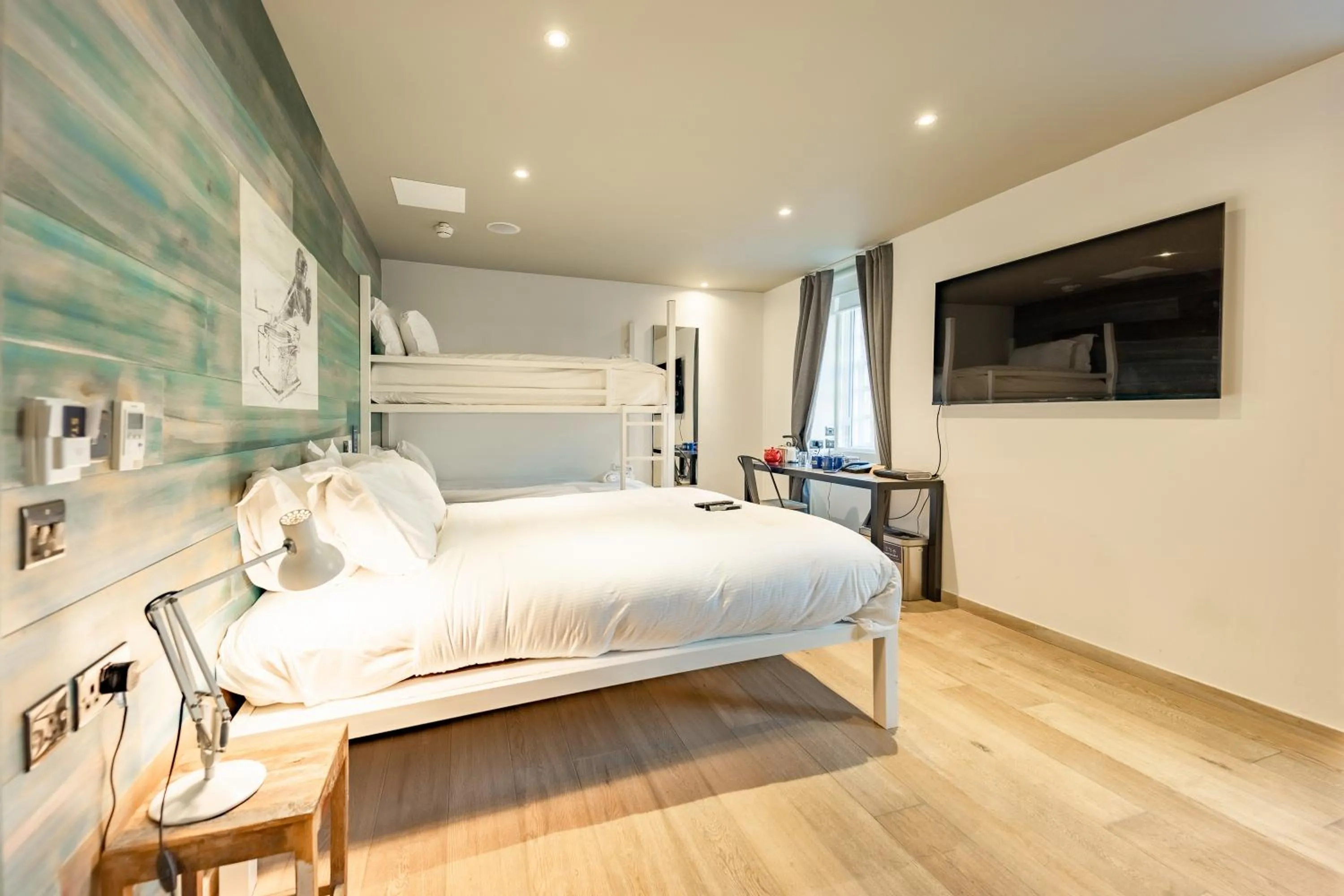 Bedroom, Bed in Stay Central Hotel