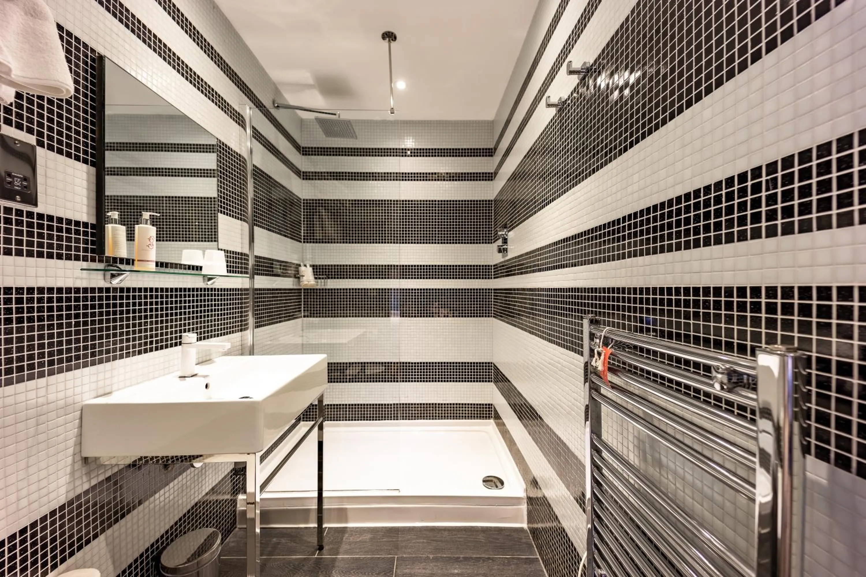 Shower in Stay Central Hotel