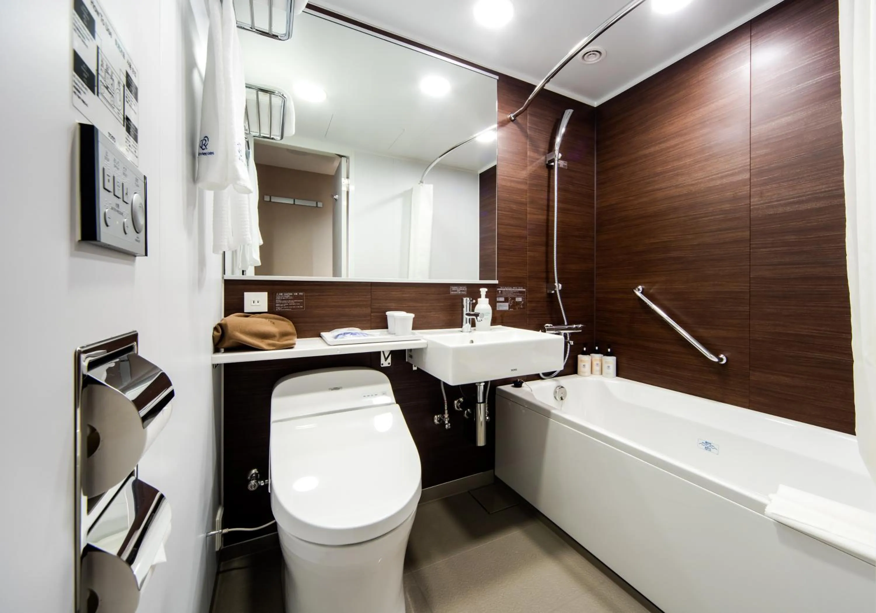 Shower in Daiwa Roynet Hotel Kokura Ekimae