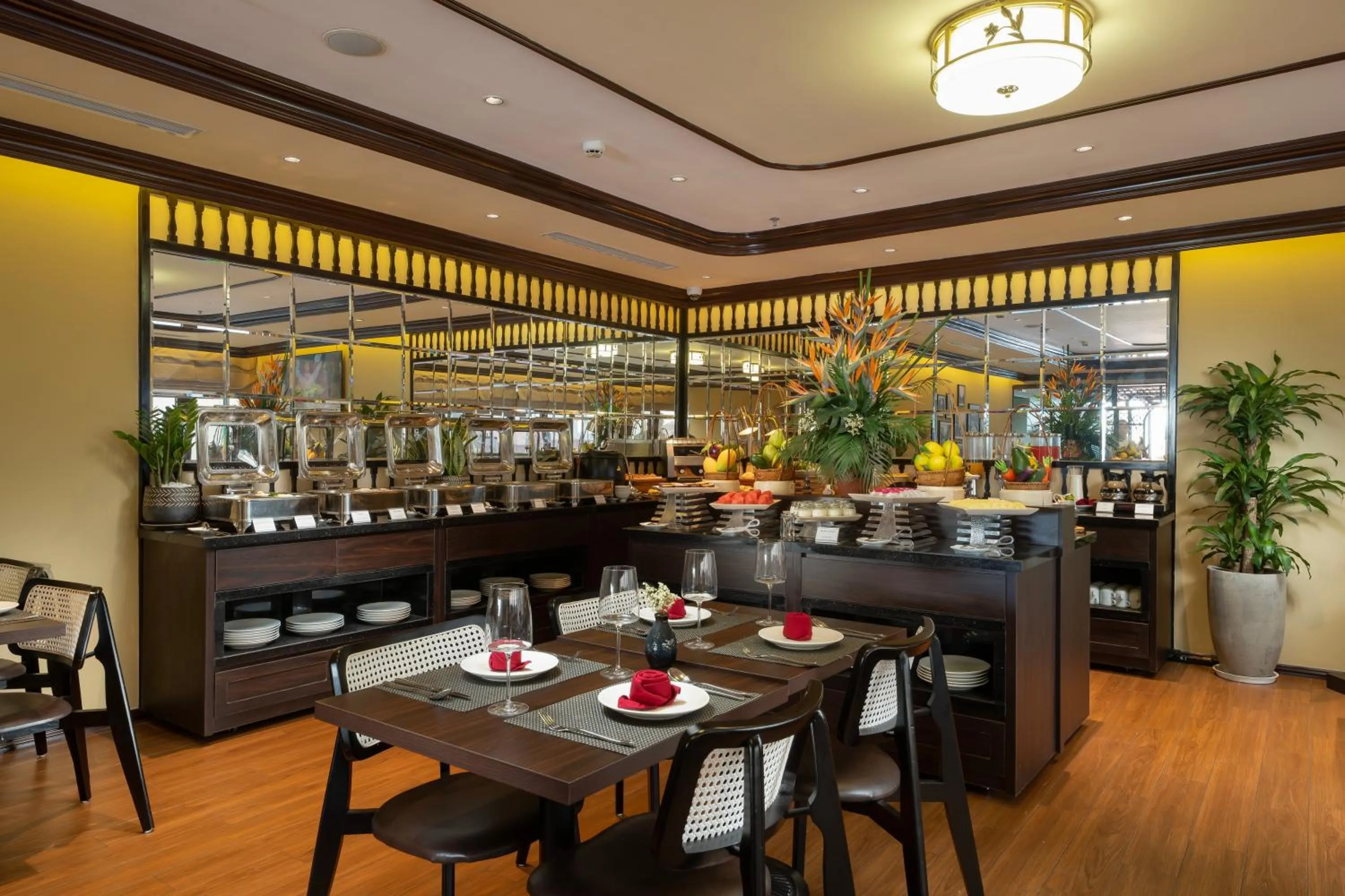 Restaurant/places to eat in MK Premier Boutique Hotel