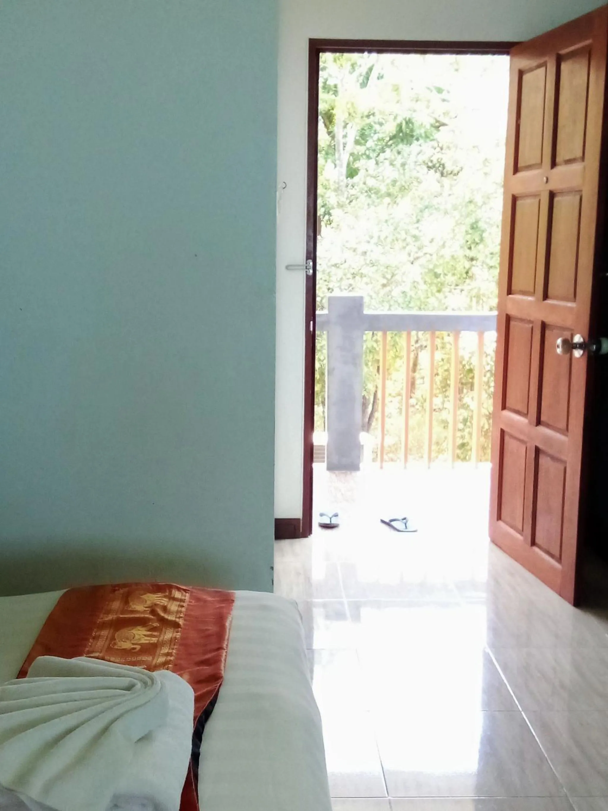 Bed in The Sea @ Lanta Hotel