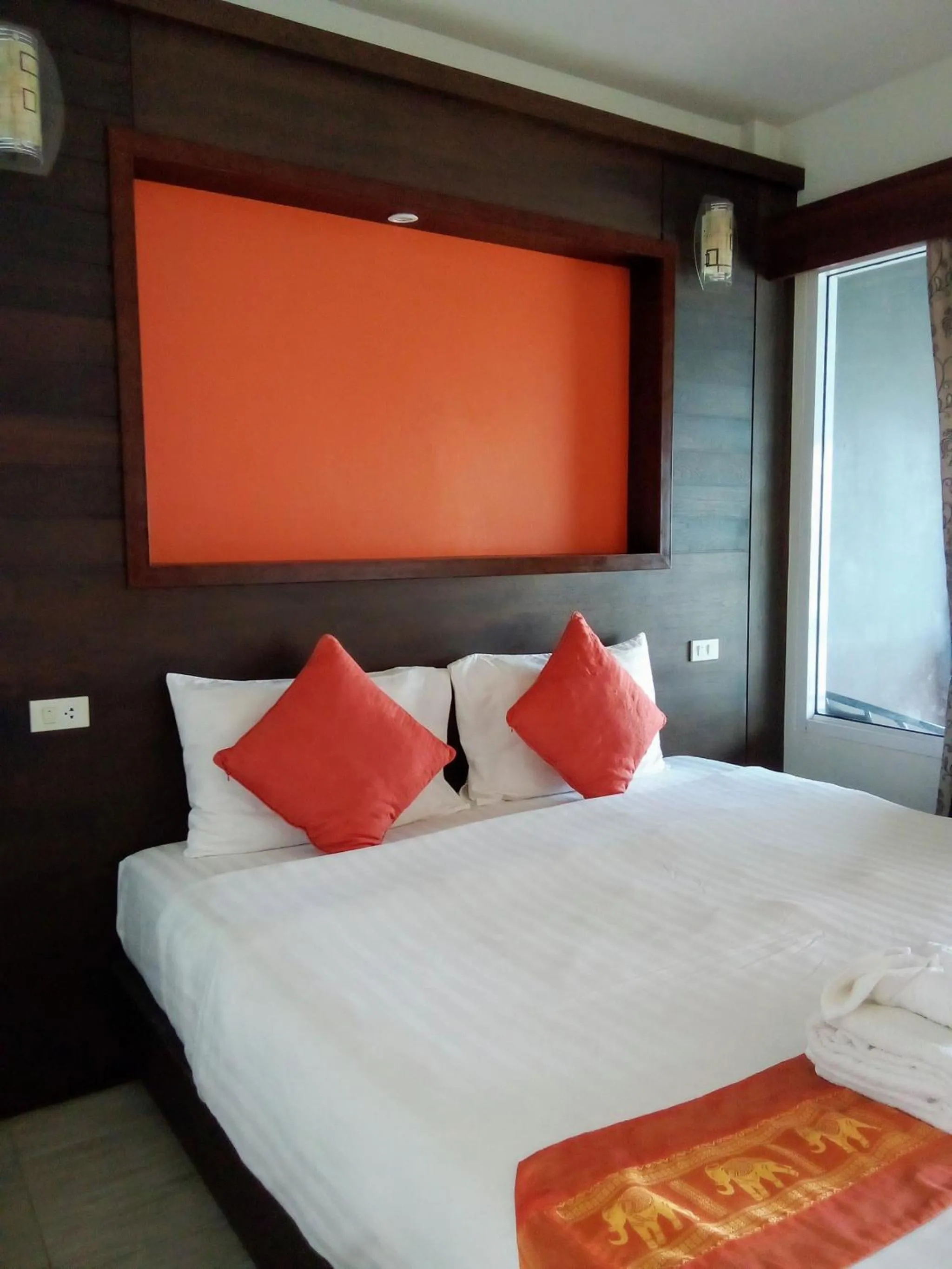 Bed in The Sea @ Lanta Hotel