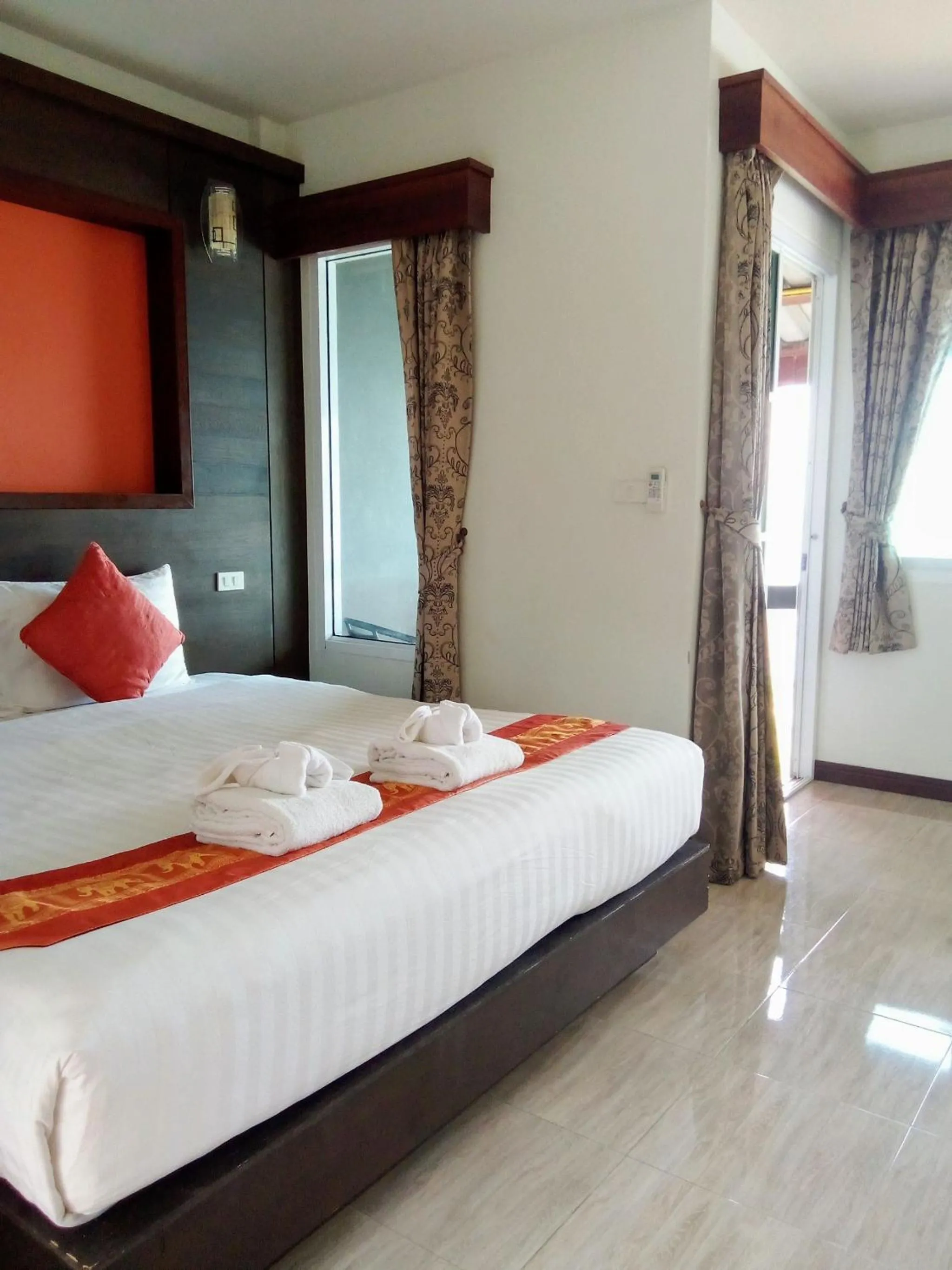 Bed in The Sea @ Lanta Hotel