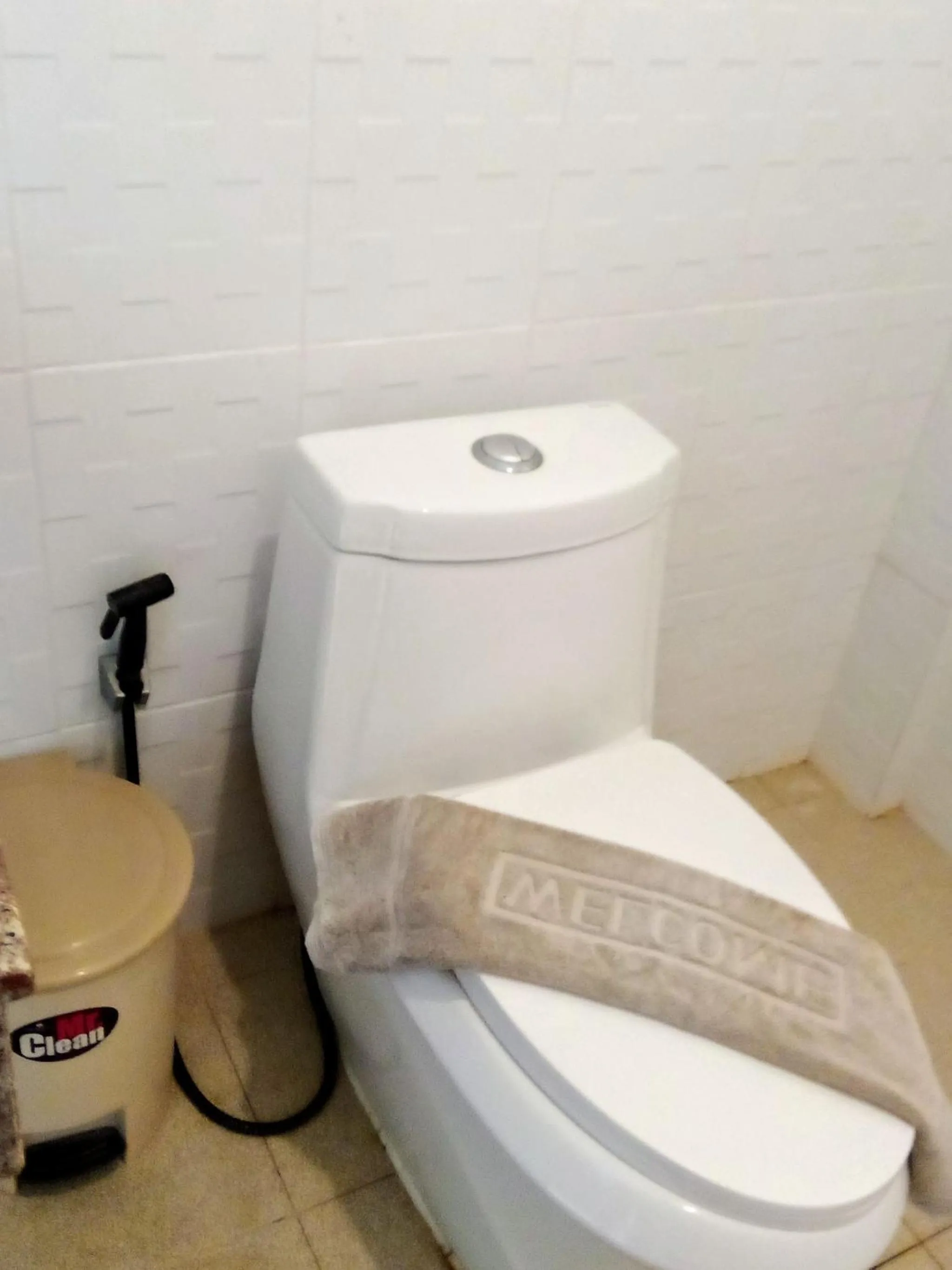 Toilet in The Sea @ Lanta Hotel