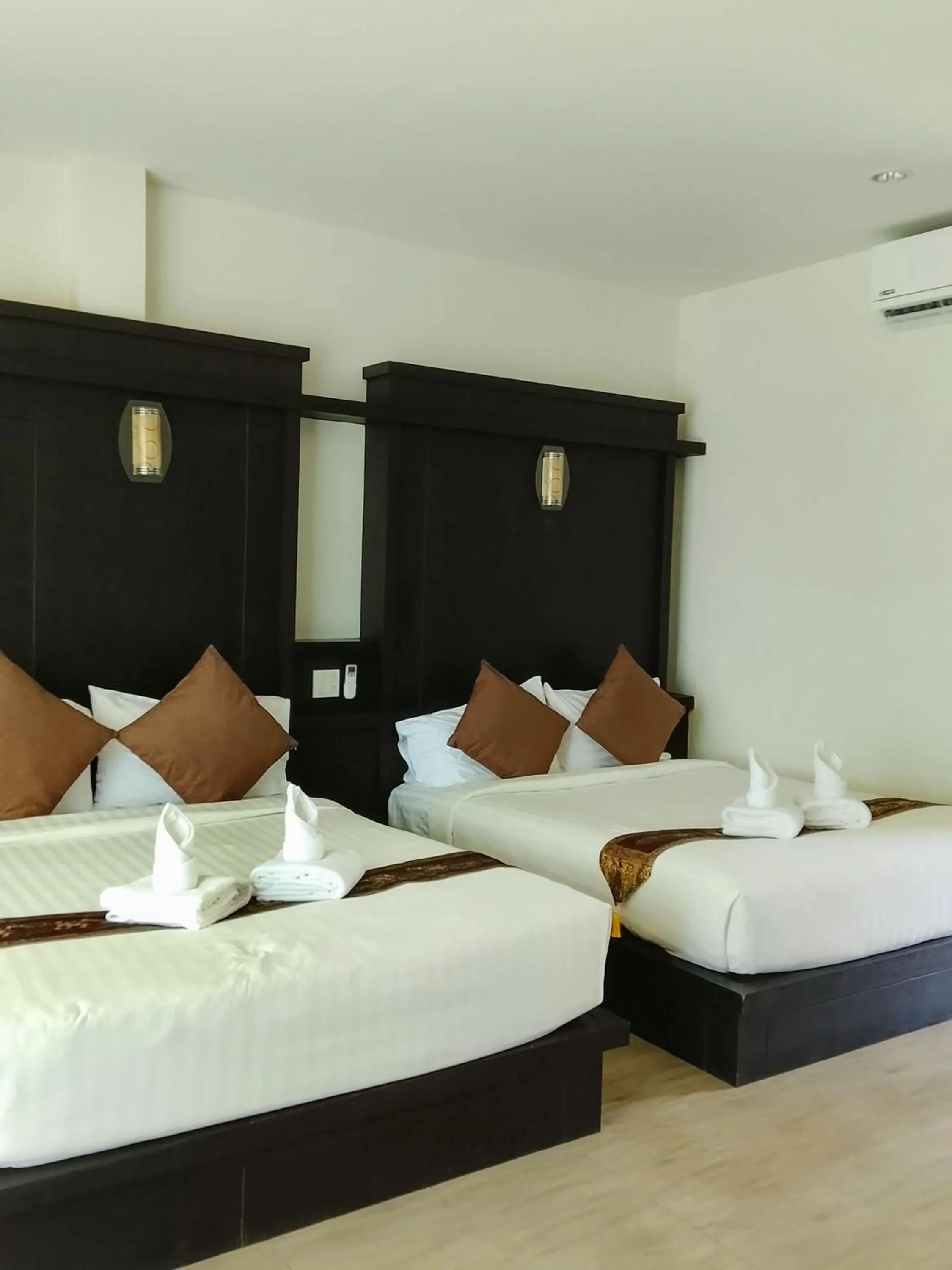 Bed in The Sea @ Lanta Hotel