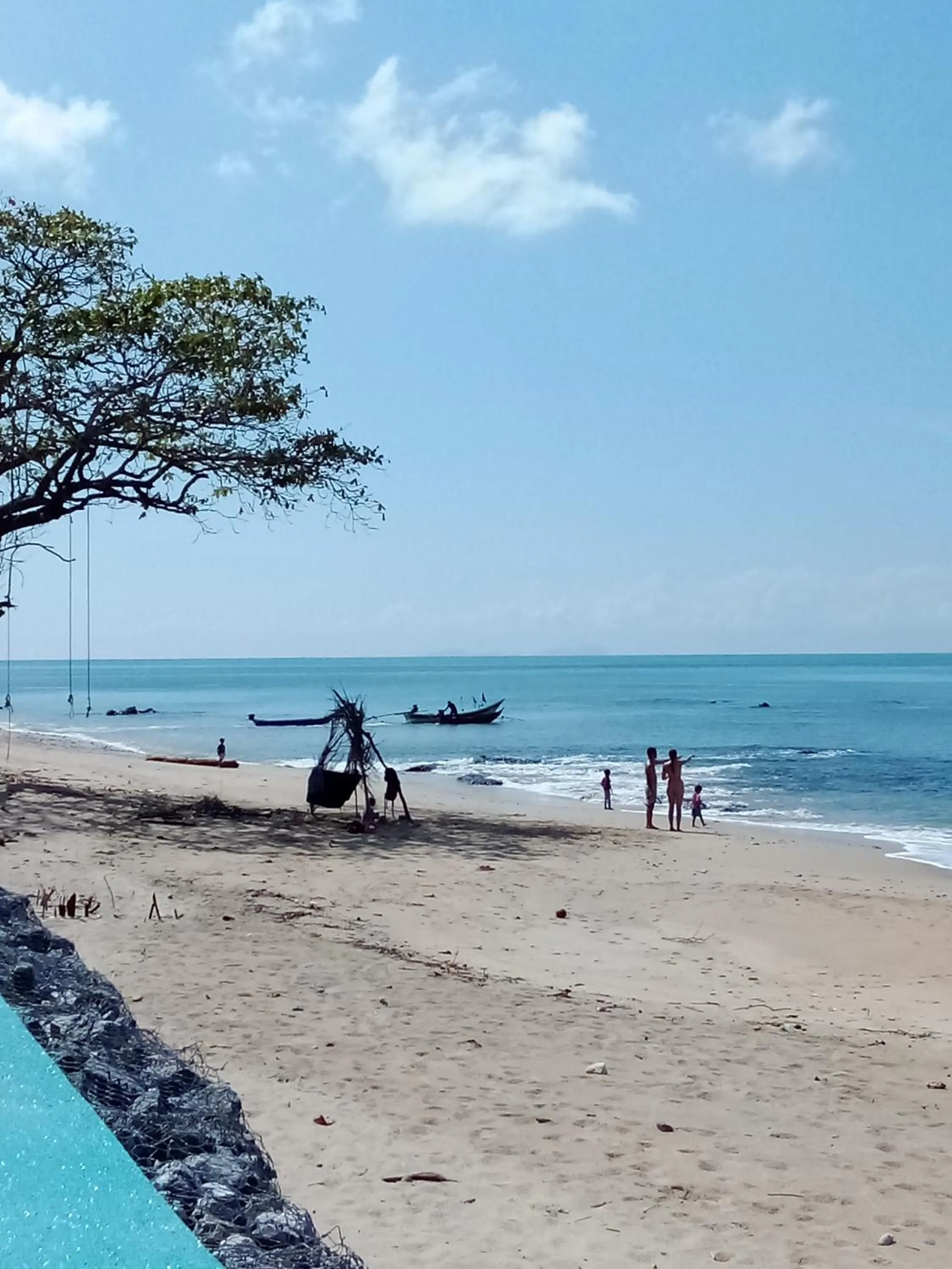 Neighbourhood in The Sea @ Lanta Hotel