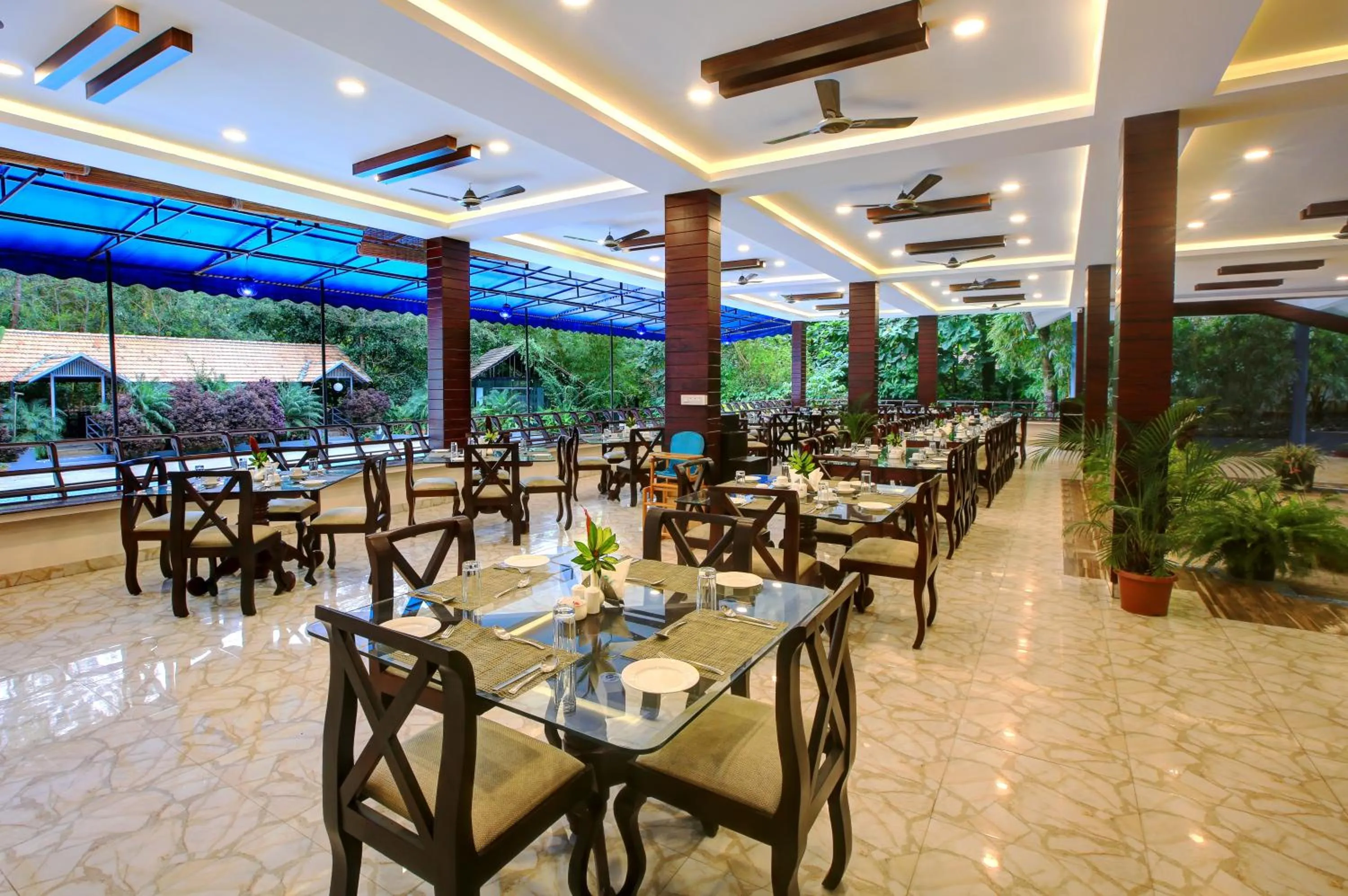 Restaurant/places to eat in Gokulam Grand Resort & Spa, Coorg