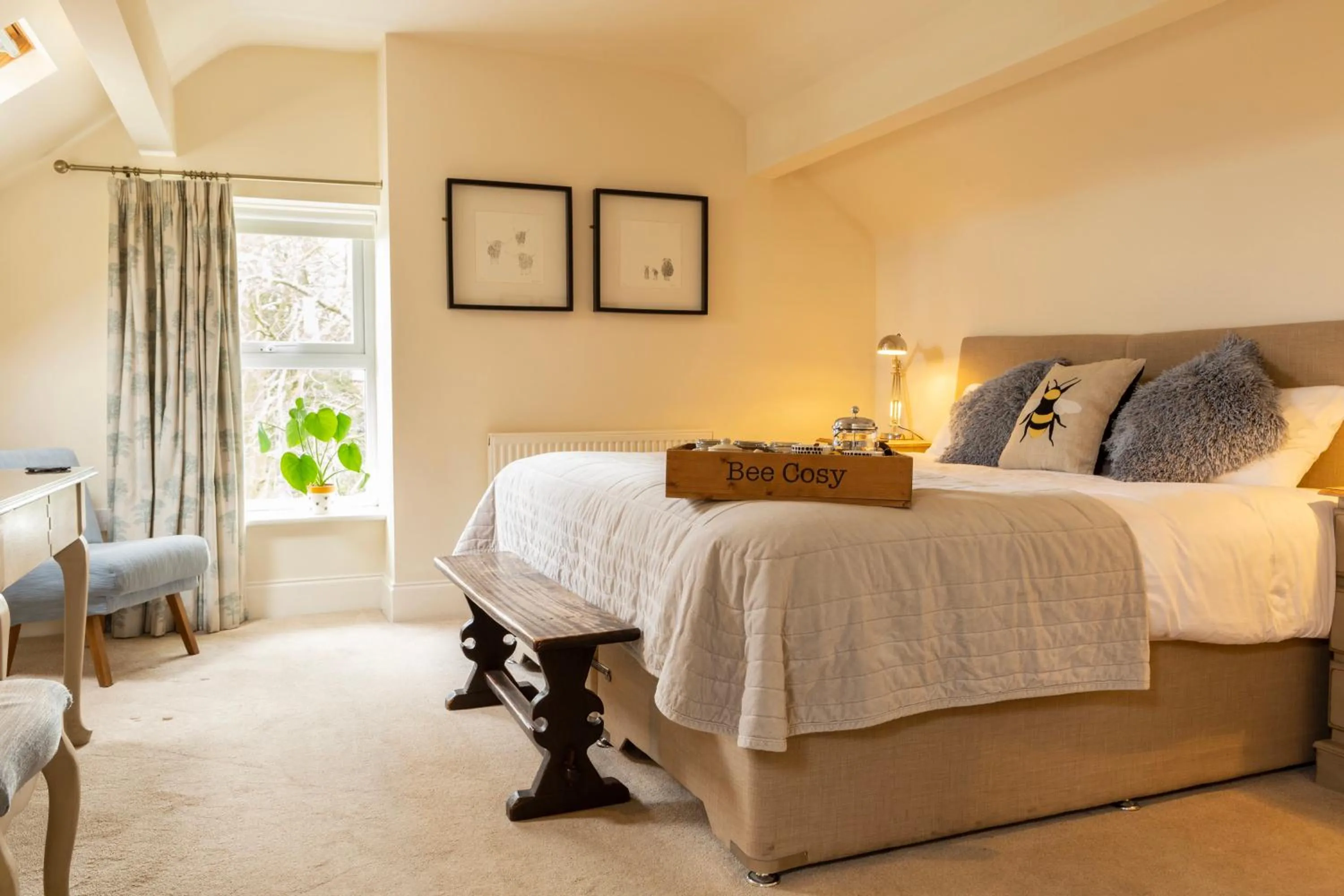 Property building, Bed in The Hive at 52