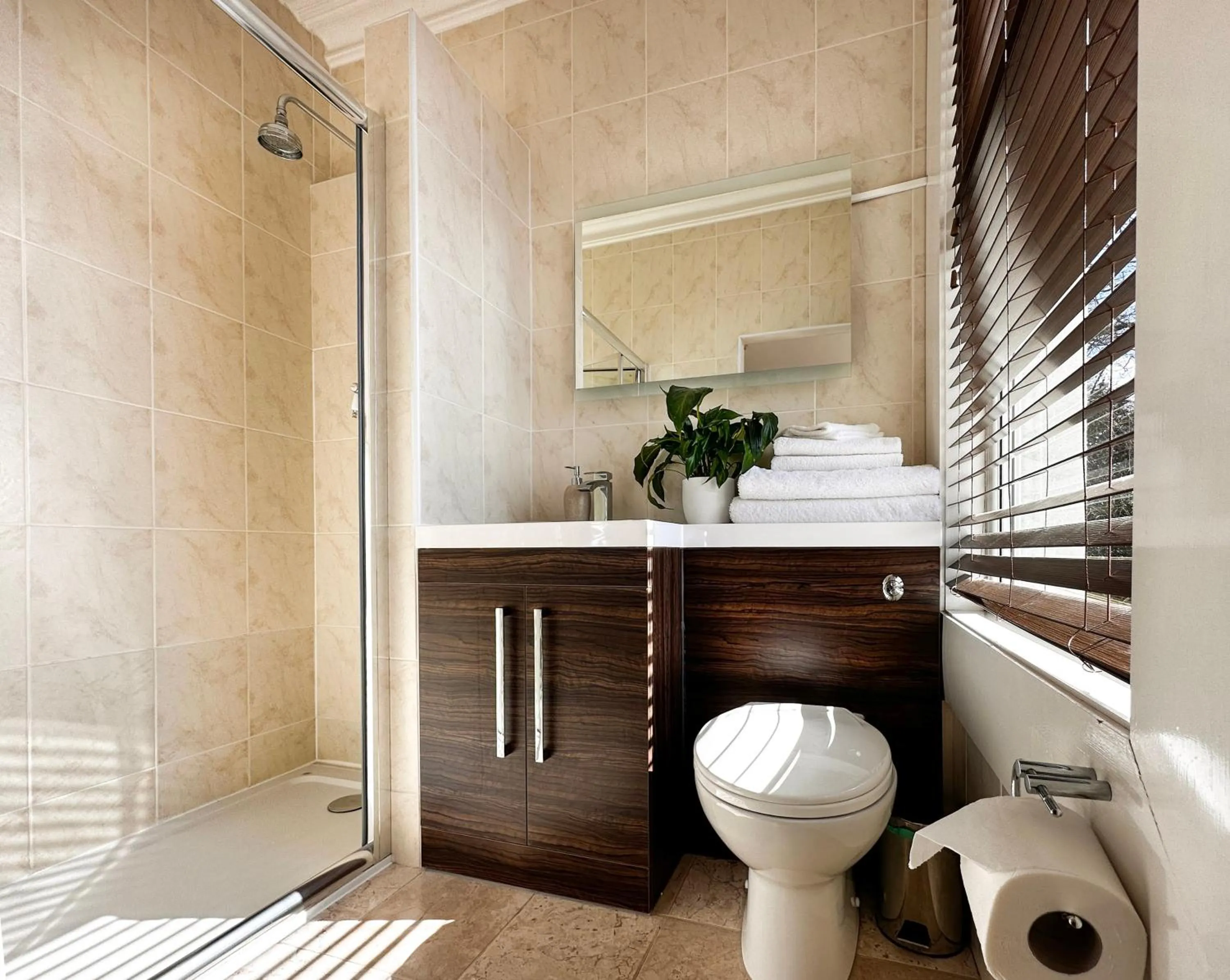 Shower in The Hive at 52