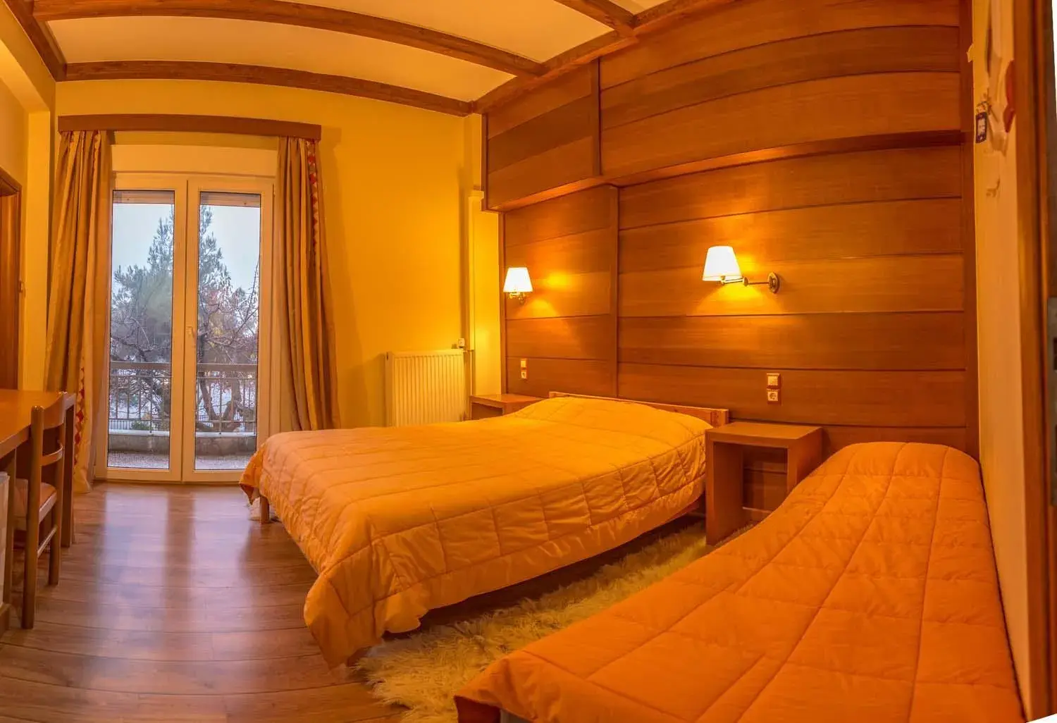 Classic Triple Room in Hotel Steni Classic Triple Room in Hotel Steni