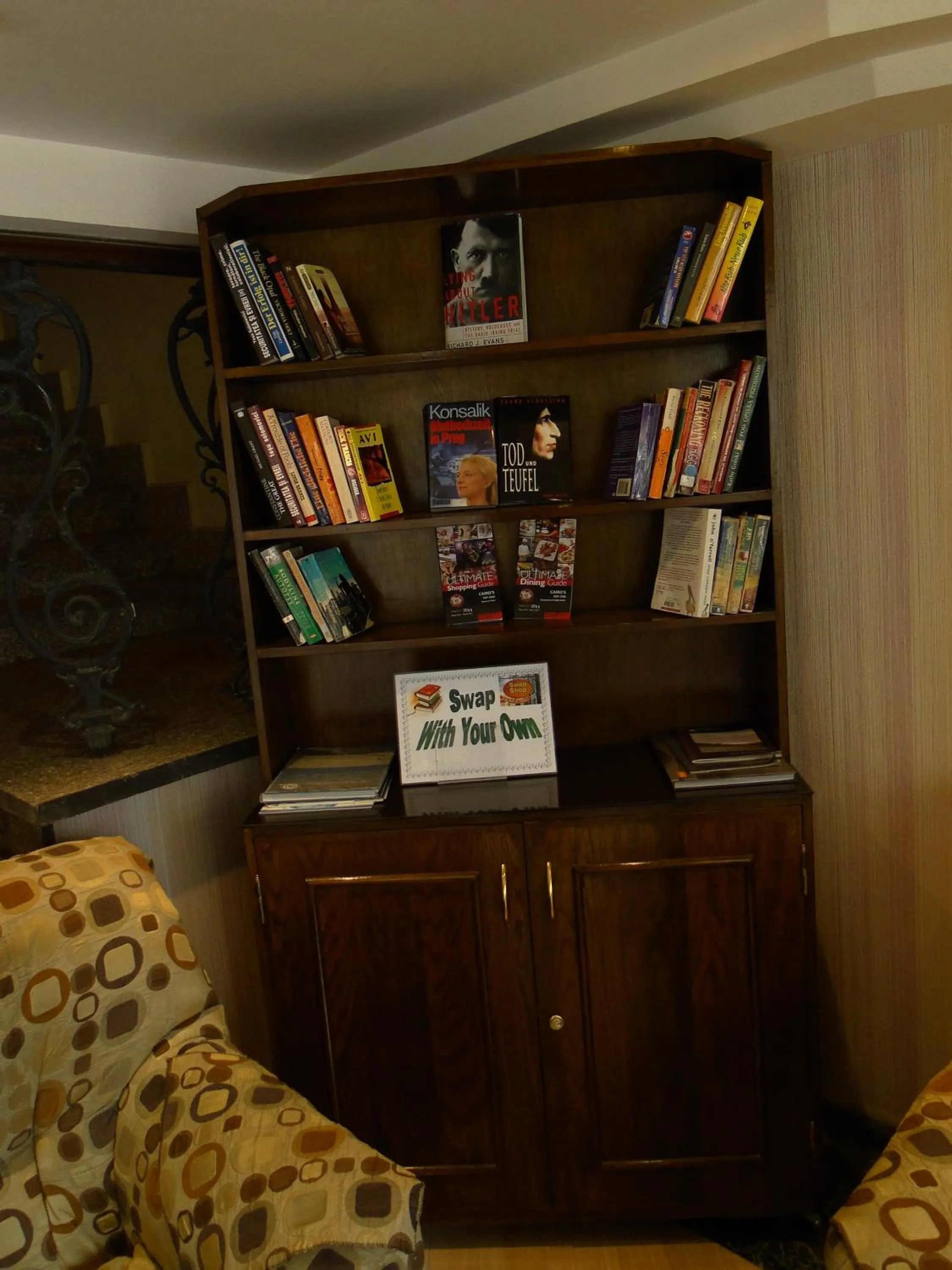 Library in Havana Hotel Cairo