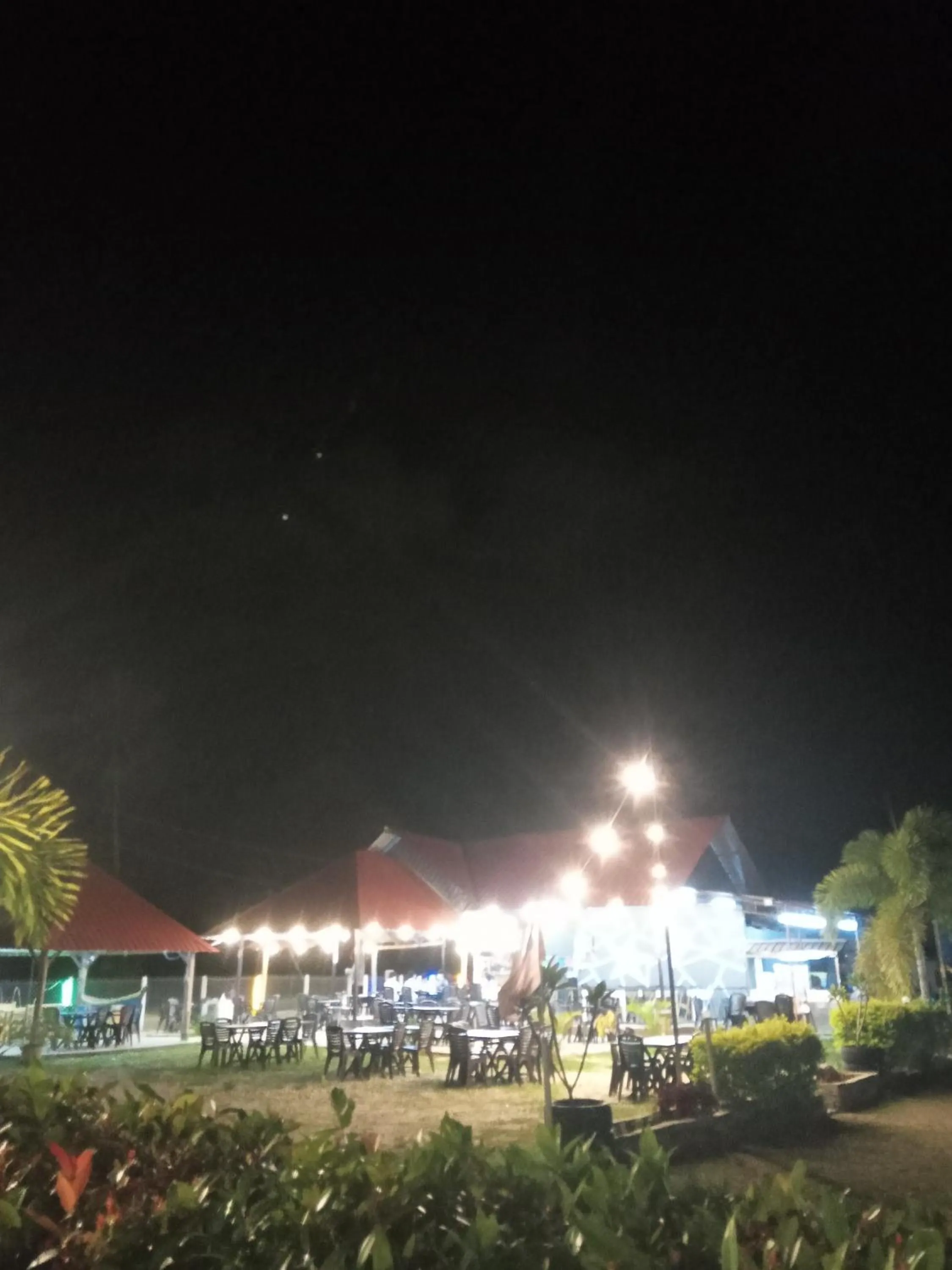 Restaurant/places to eat in Motel Aurora Damai