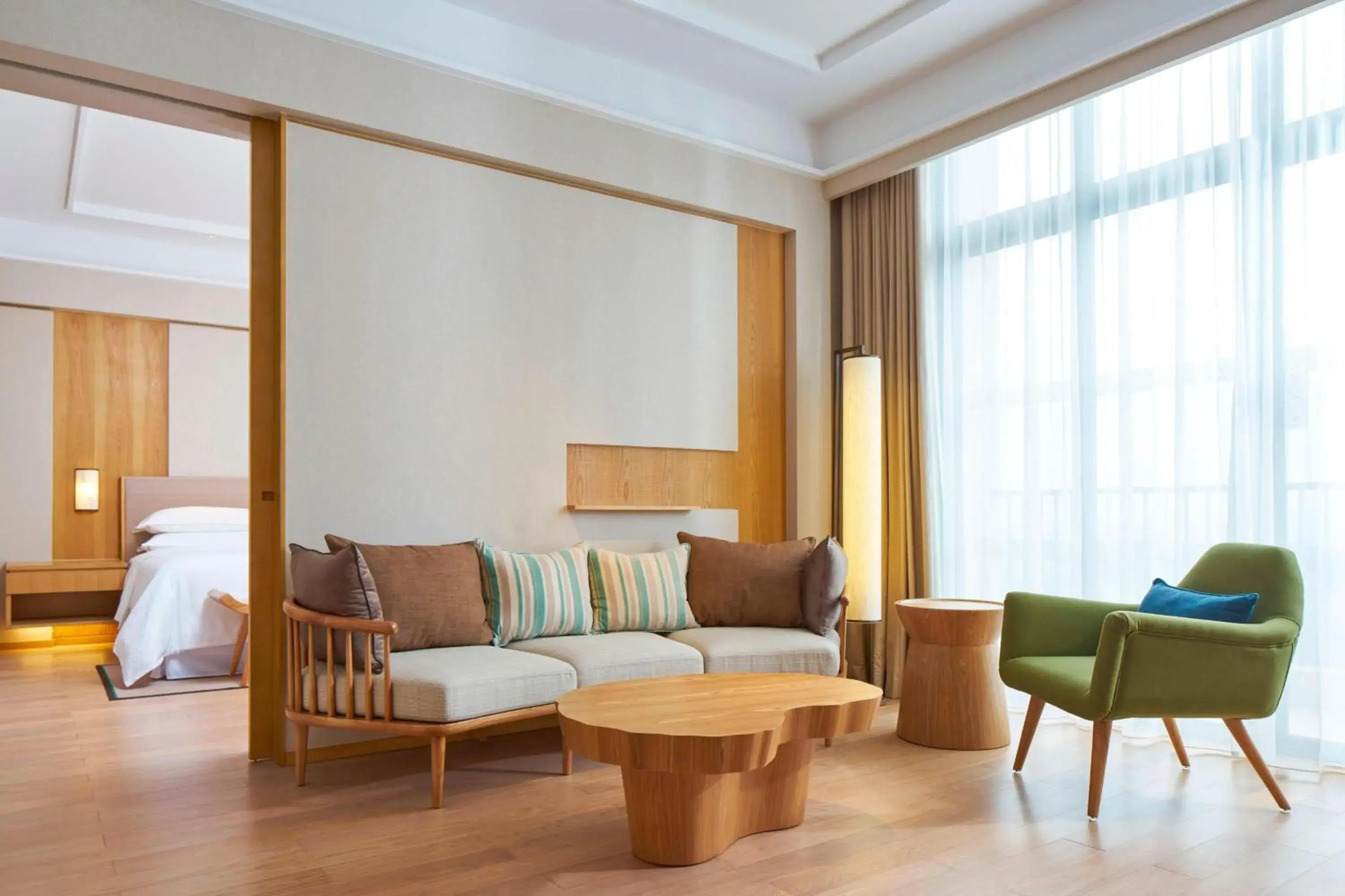 One Bedroom Junior Suite with Golf View in Four Points by Sheraton Chengdu, Pujiang Resort One Bedroom Junior Suite with Golf View in Four Points by Sheraton Chengdu, Pujiang Resort