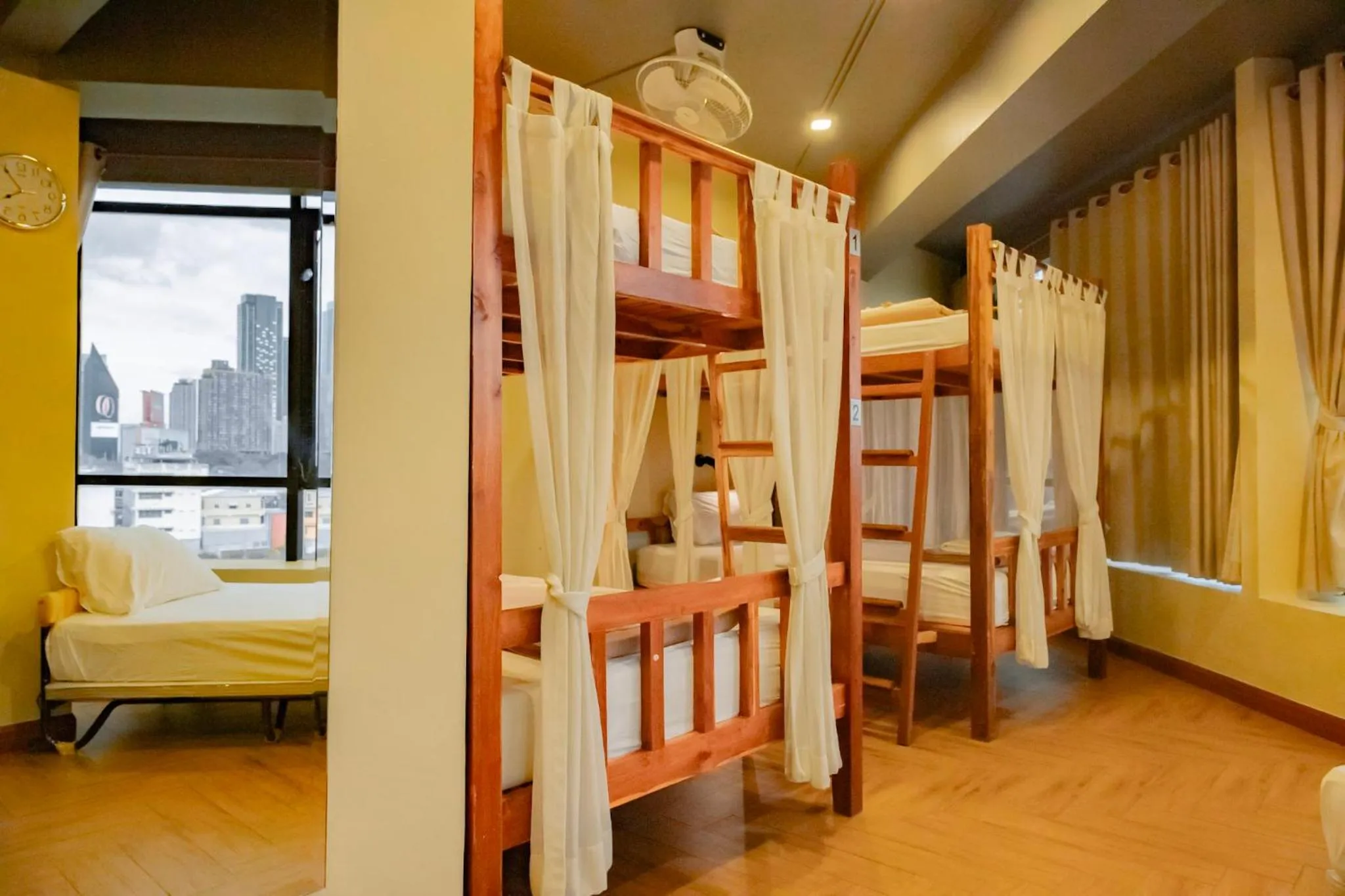 Photo of the whole room, Bed in Metro Pratunam Boutique Hotel