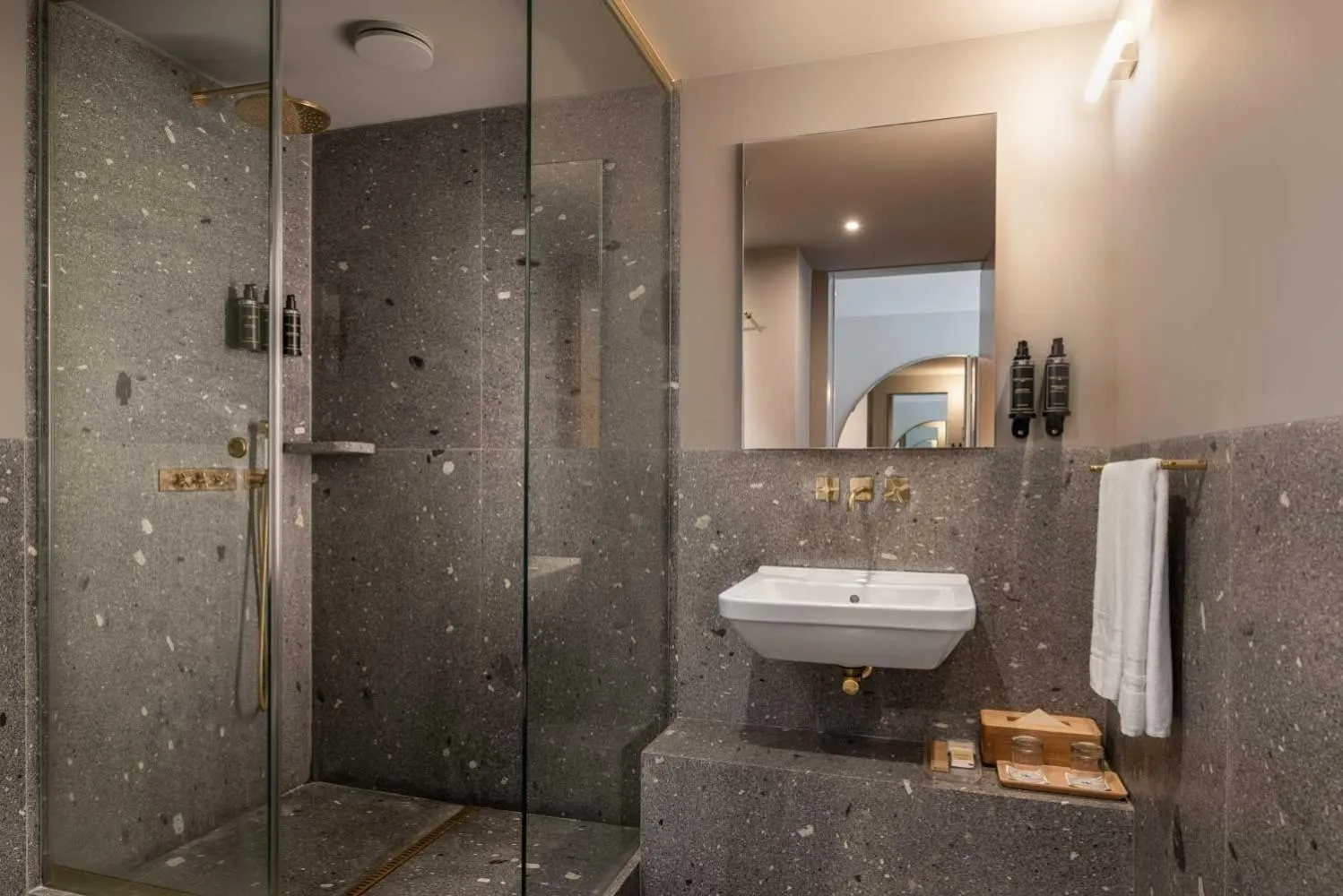 Shower in Eurostars Santa Luzia