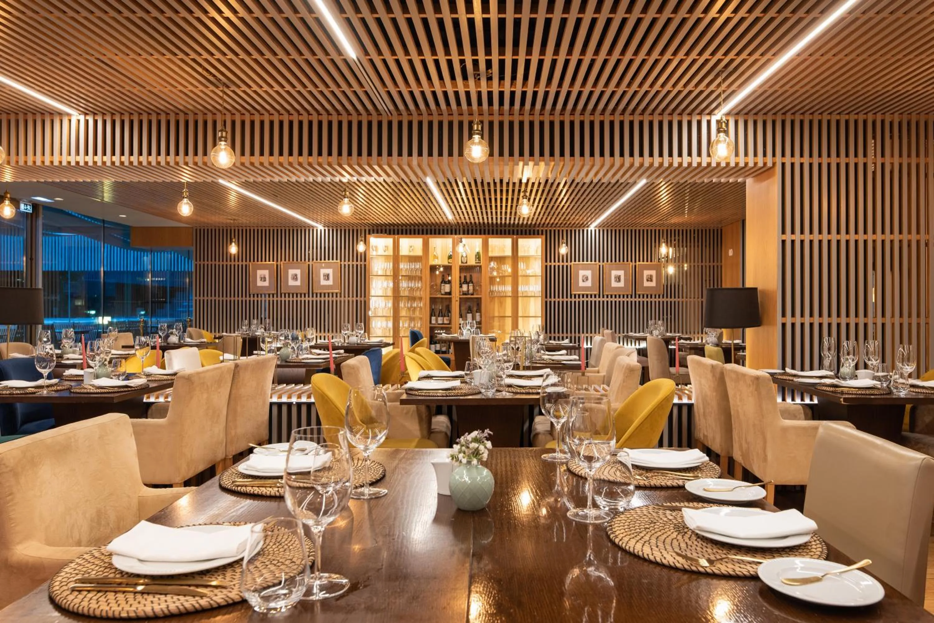 Restaurant/places to eat in Eurostars Santa Luzia