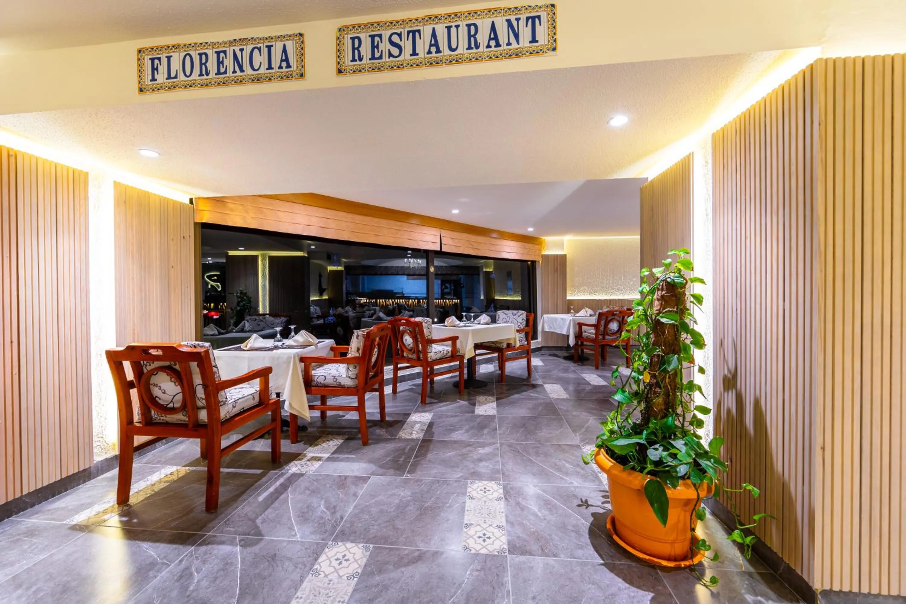 Restaurant/places to eat in Flamenco Beach & Resort Quseir