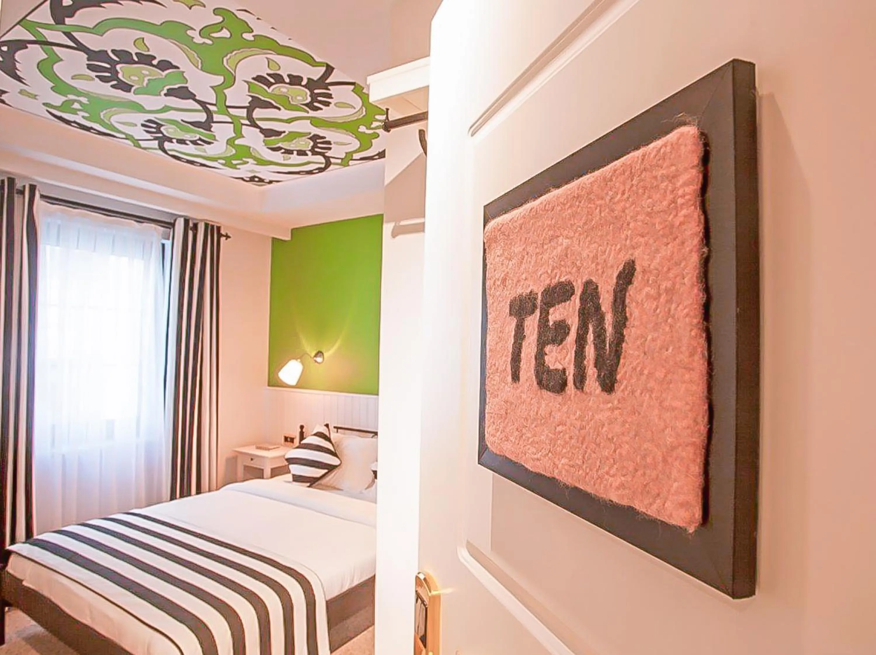 Photo of the whole room, Bed in Araf Hotel