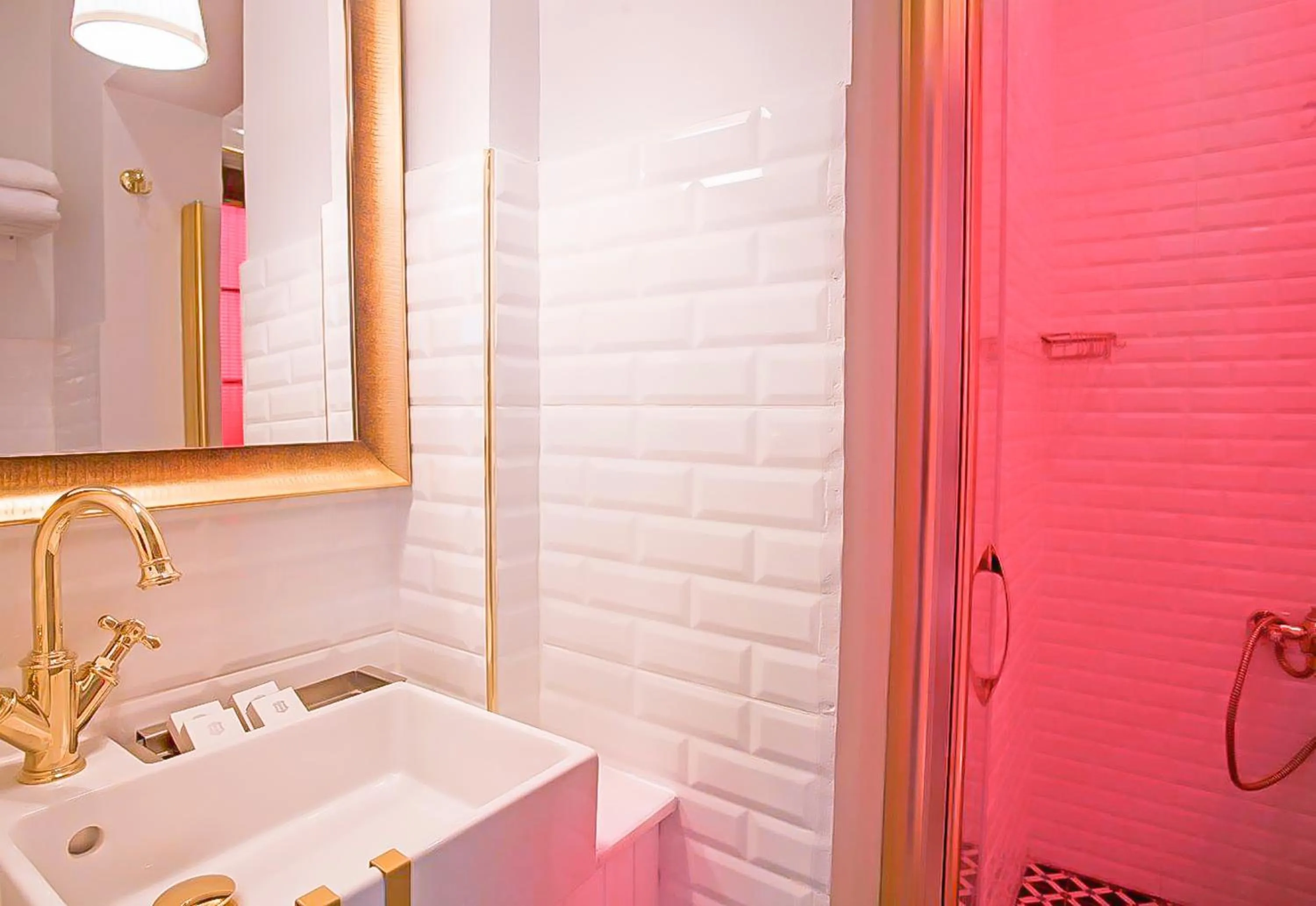 Bathroom in Araf Hotel