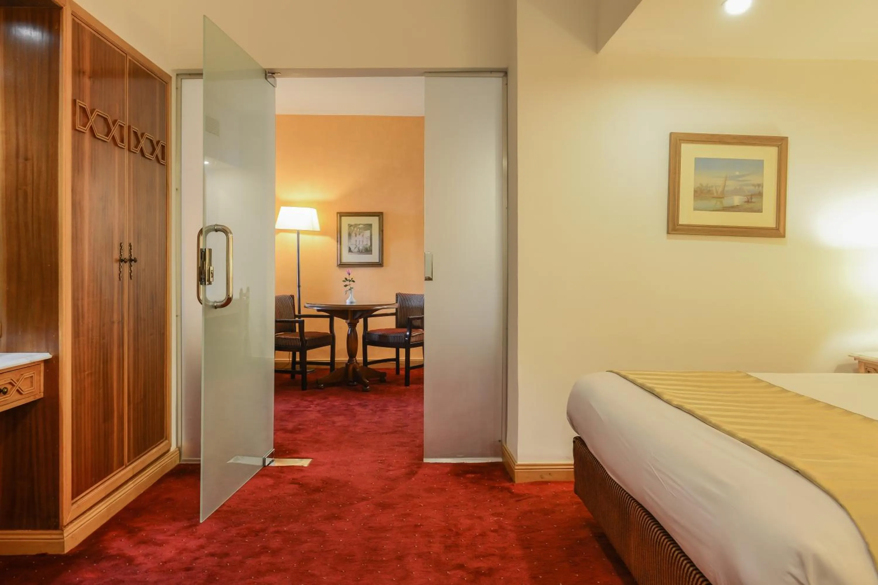 Bed in Hotel Flamenco Cairo