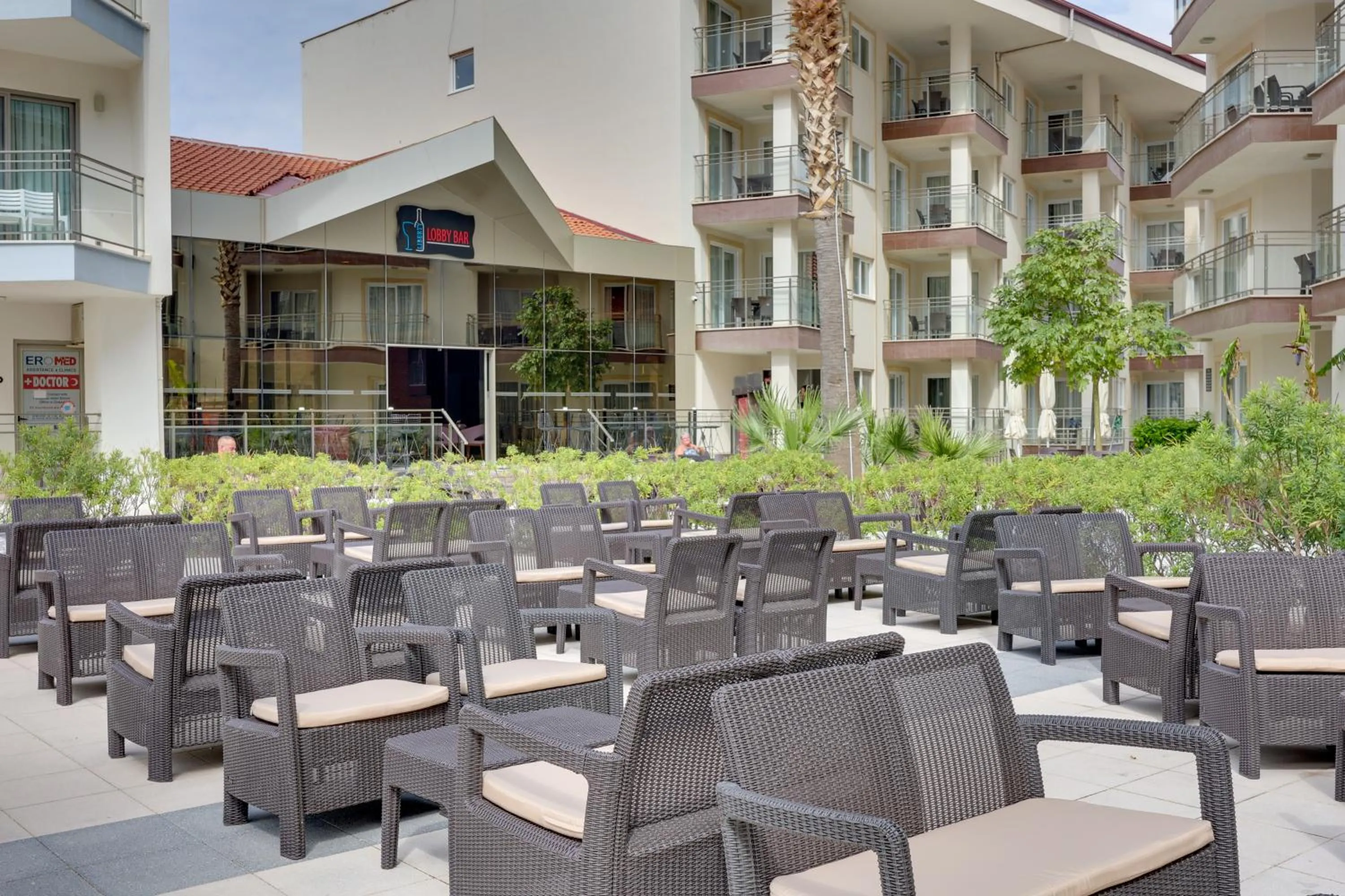 Lounge or bar in Ramada Hotel & Suites by Wyndham Kusadasi