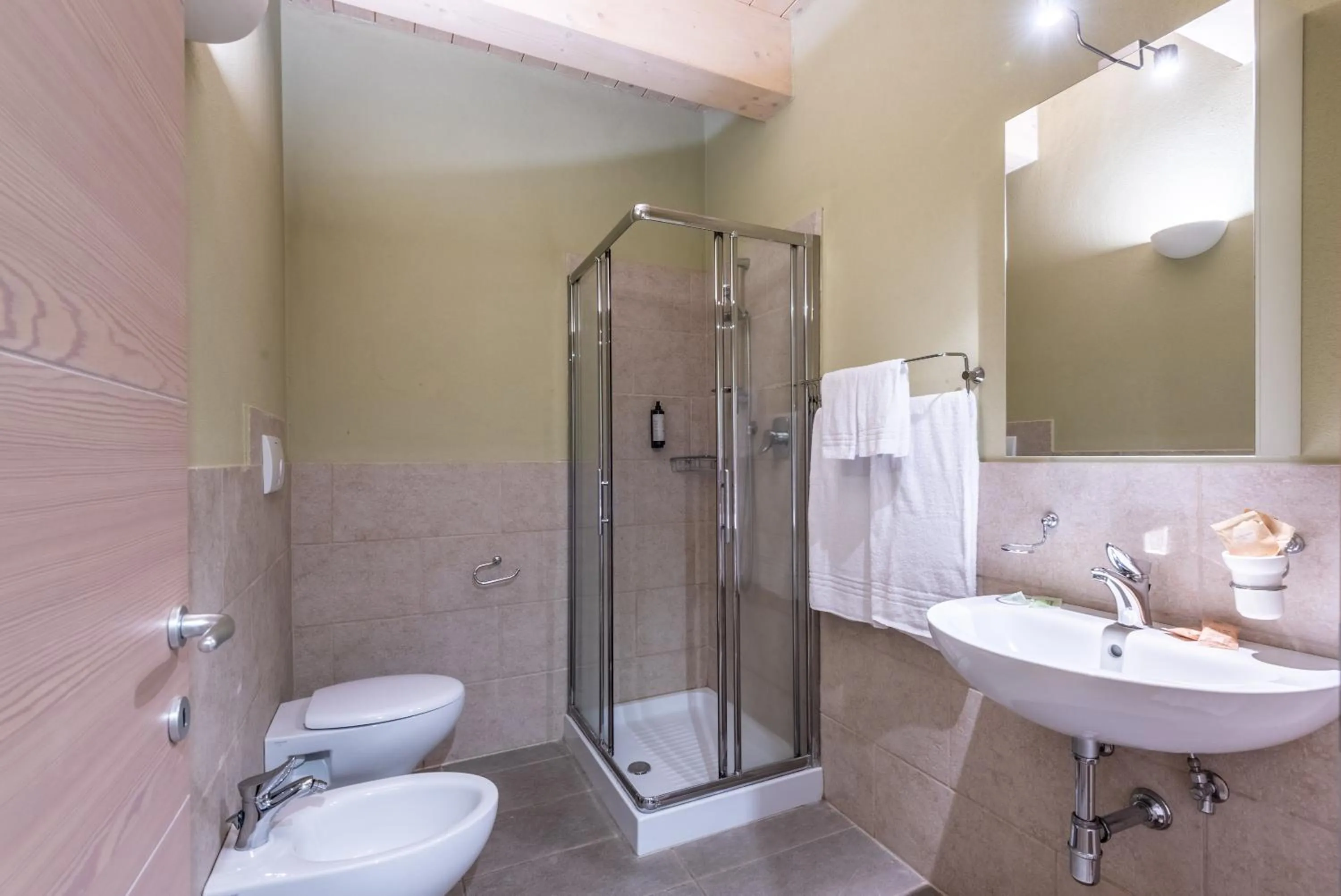 Shower in Cignella Resort