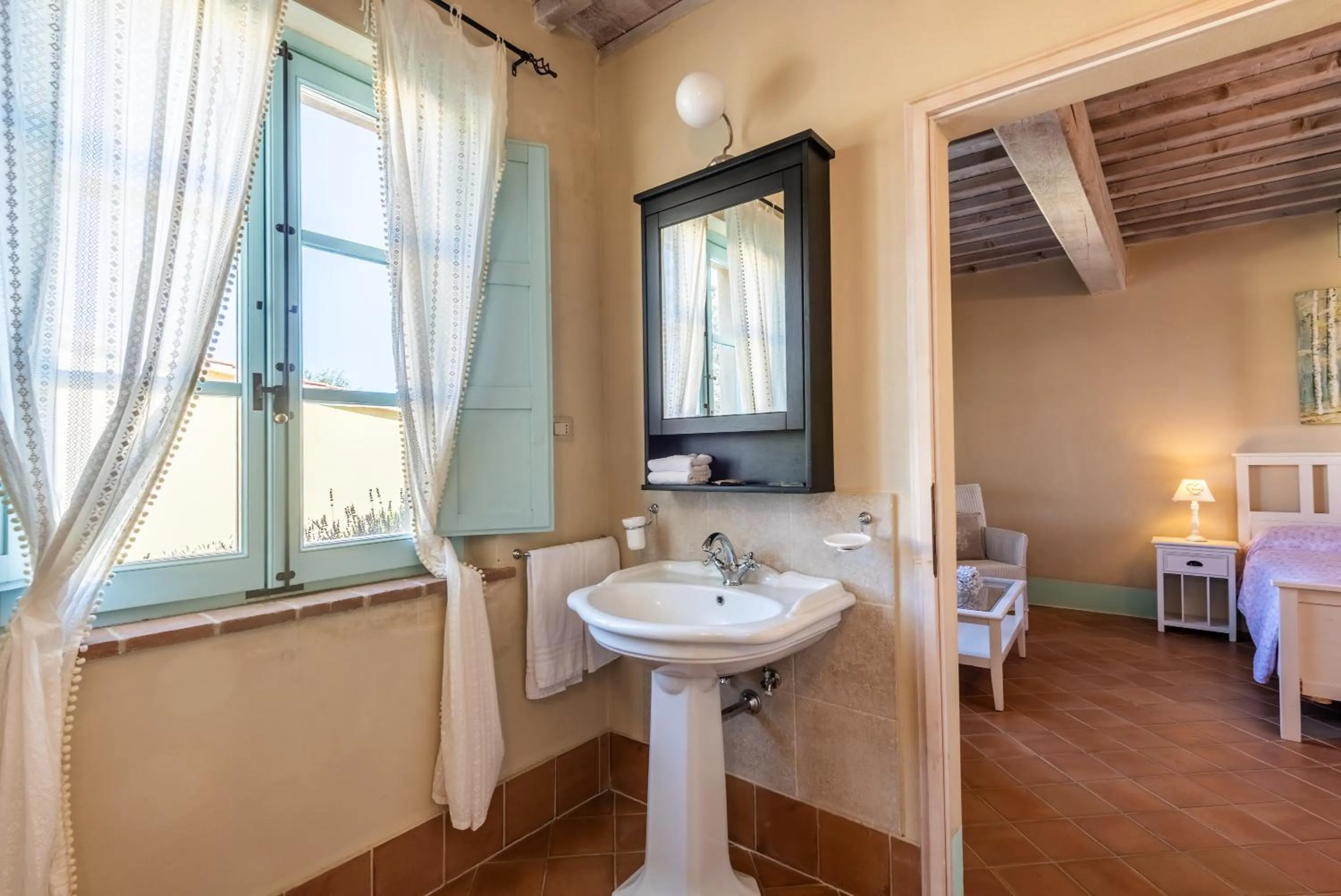 Bathroom, Bed in Cignella Resort