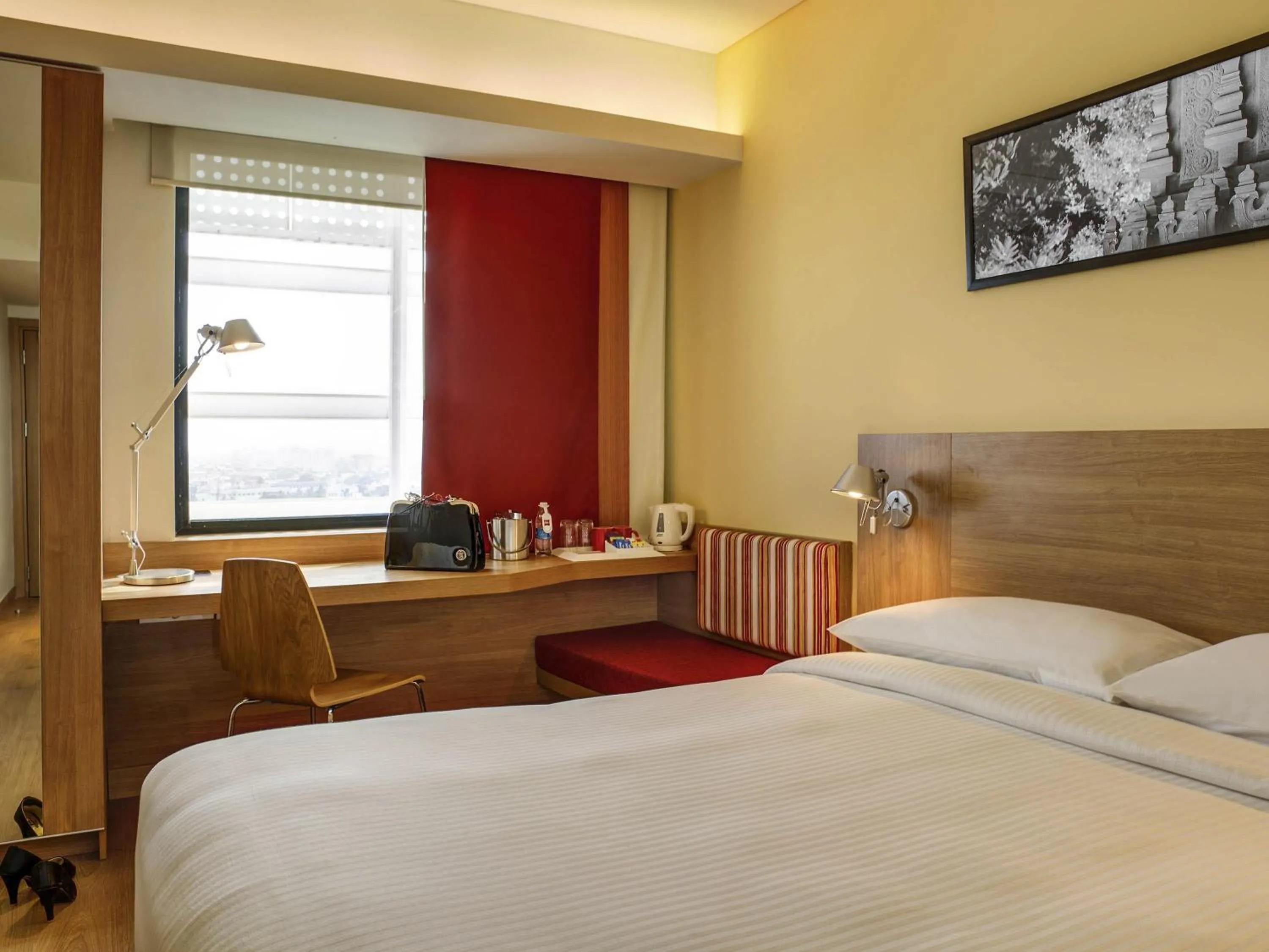 Bedroom, Bed in ibis Chennai City Centre - An Accor Brand