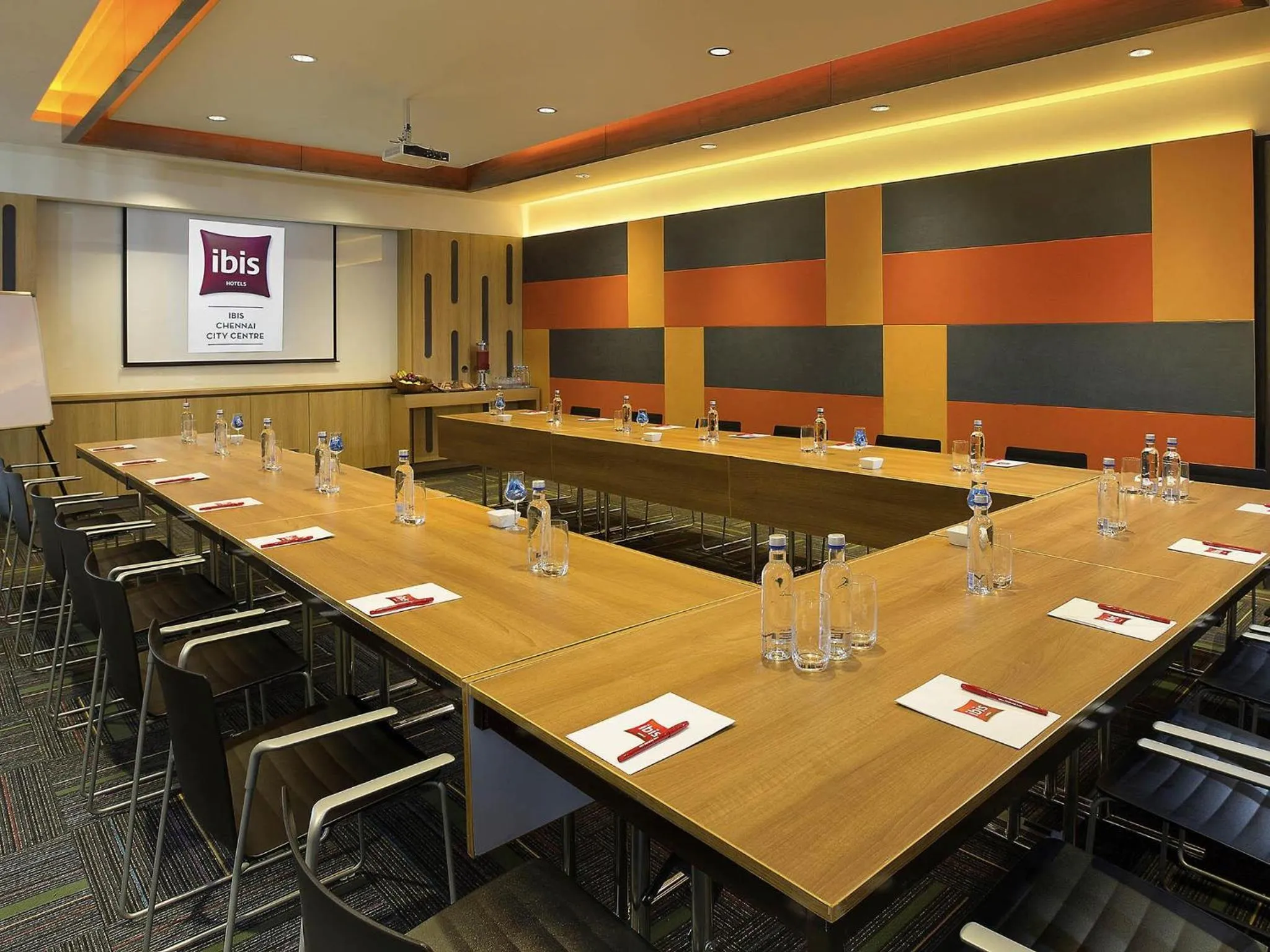 Meeting/conference room in ibis Chennai City Centre - An Accor Brand