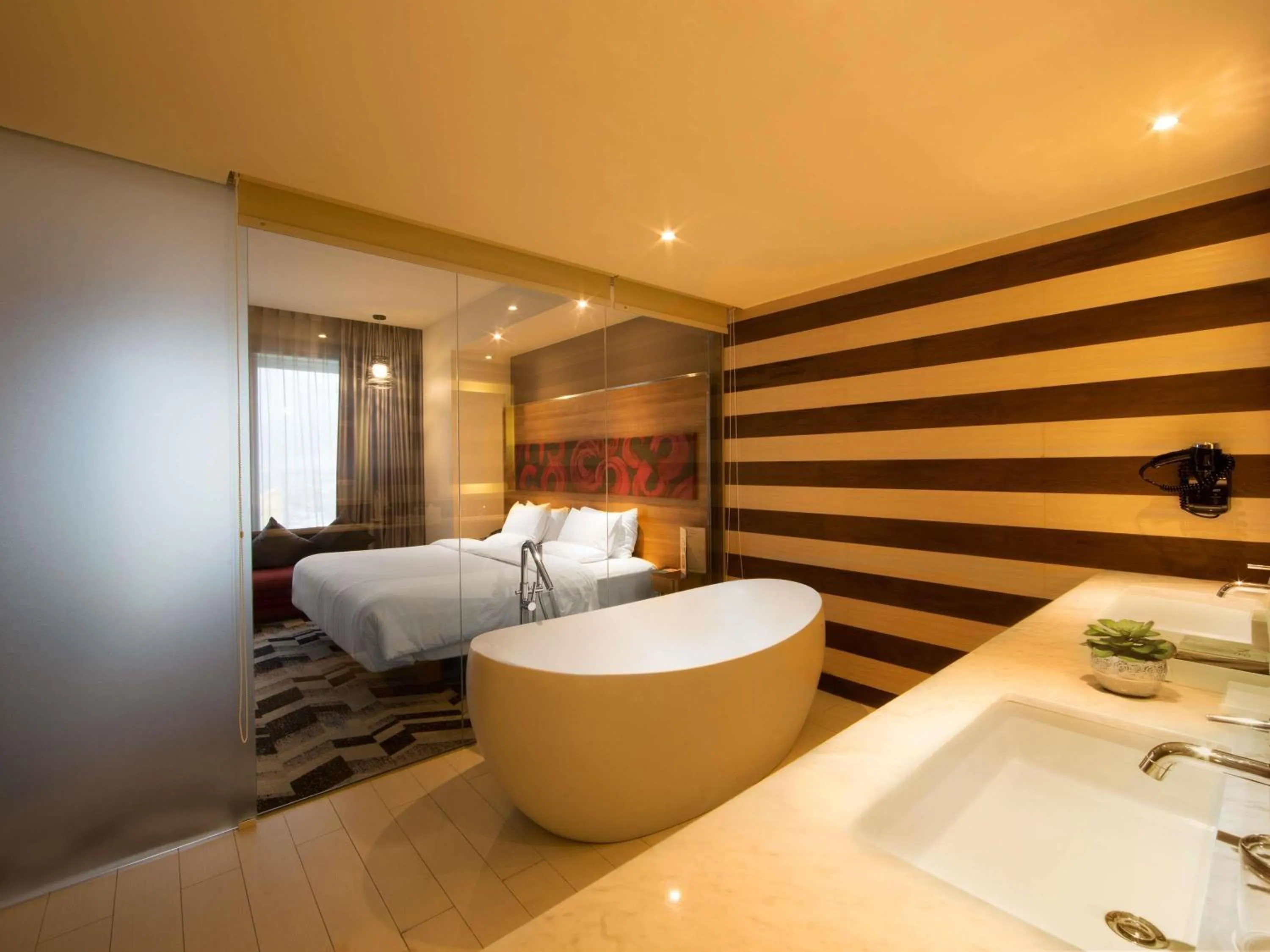 Bedroom, Bed in Novotel Pekanbaru