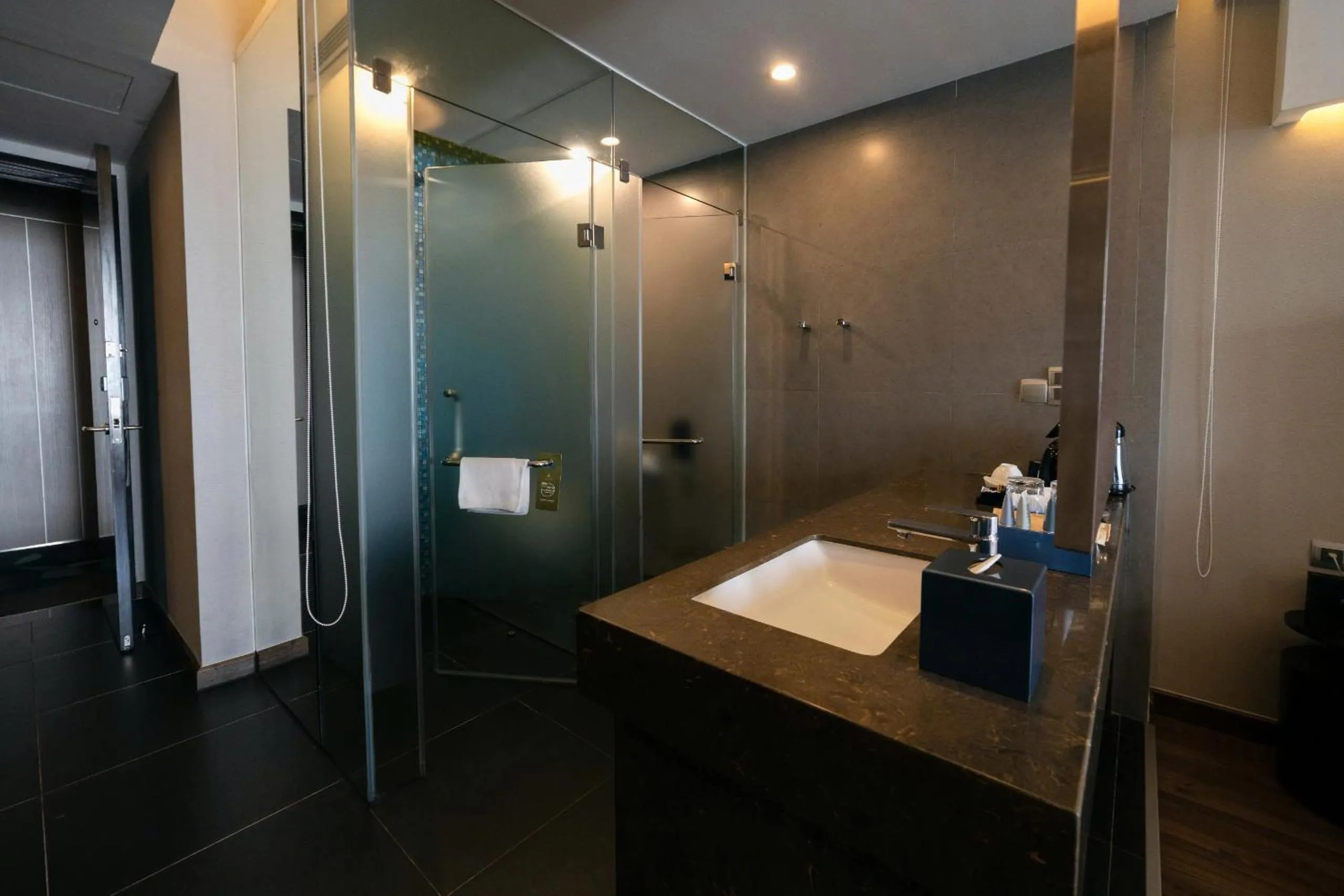 Shower in Novotel Suites Hanoi