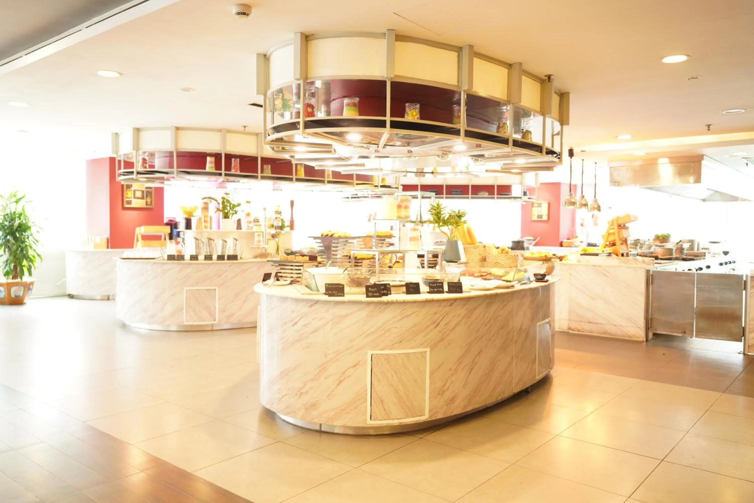 Lounge or bar in Novotel Suites Hanoi