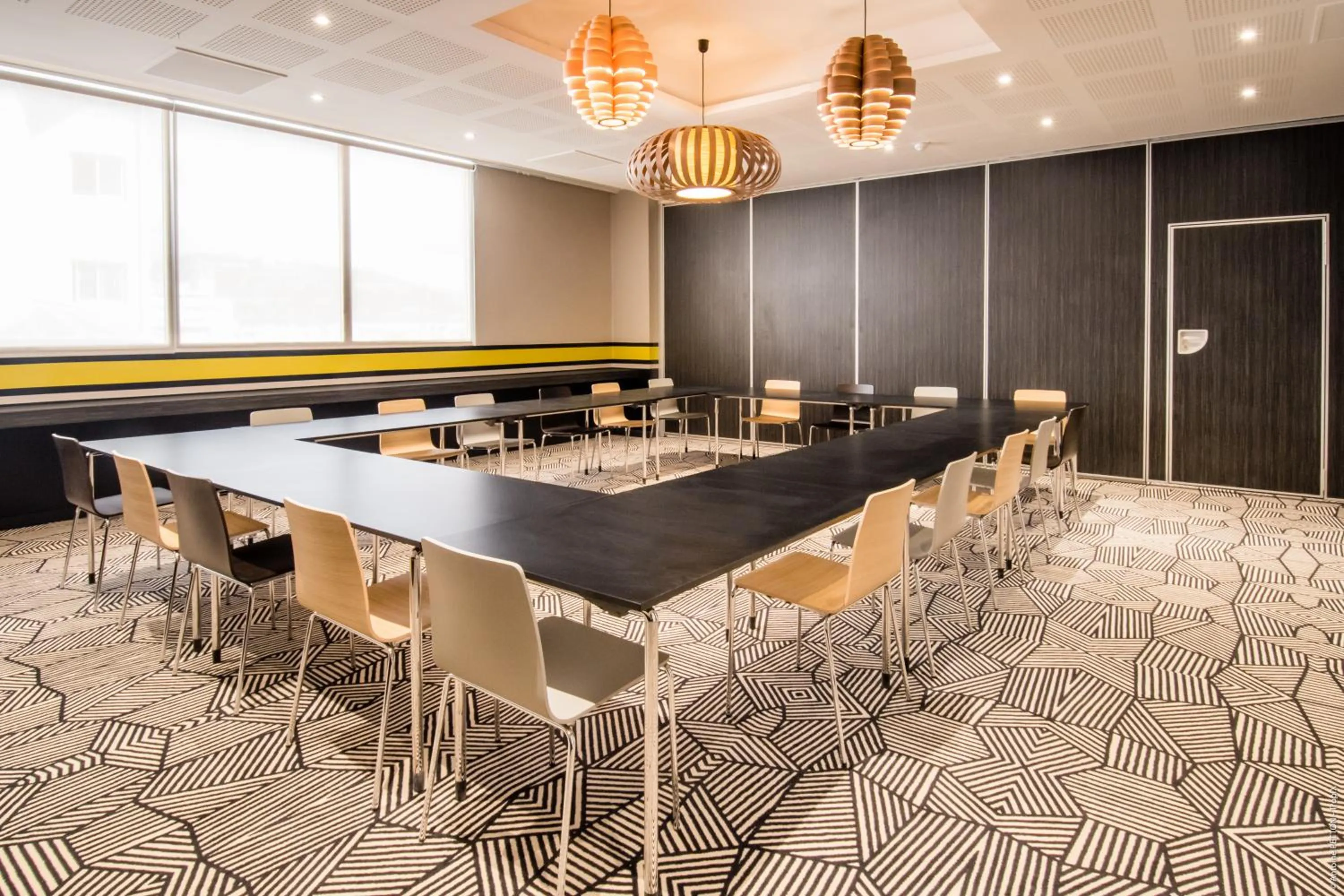 Business facilities in Simon Hotel