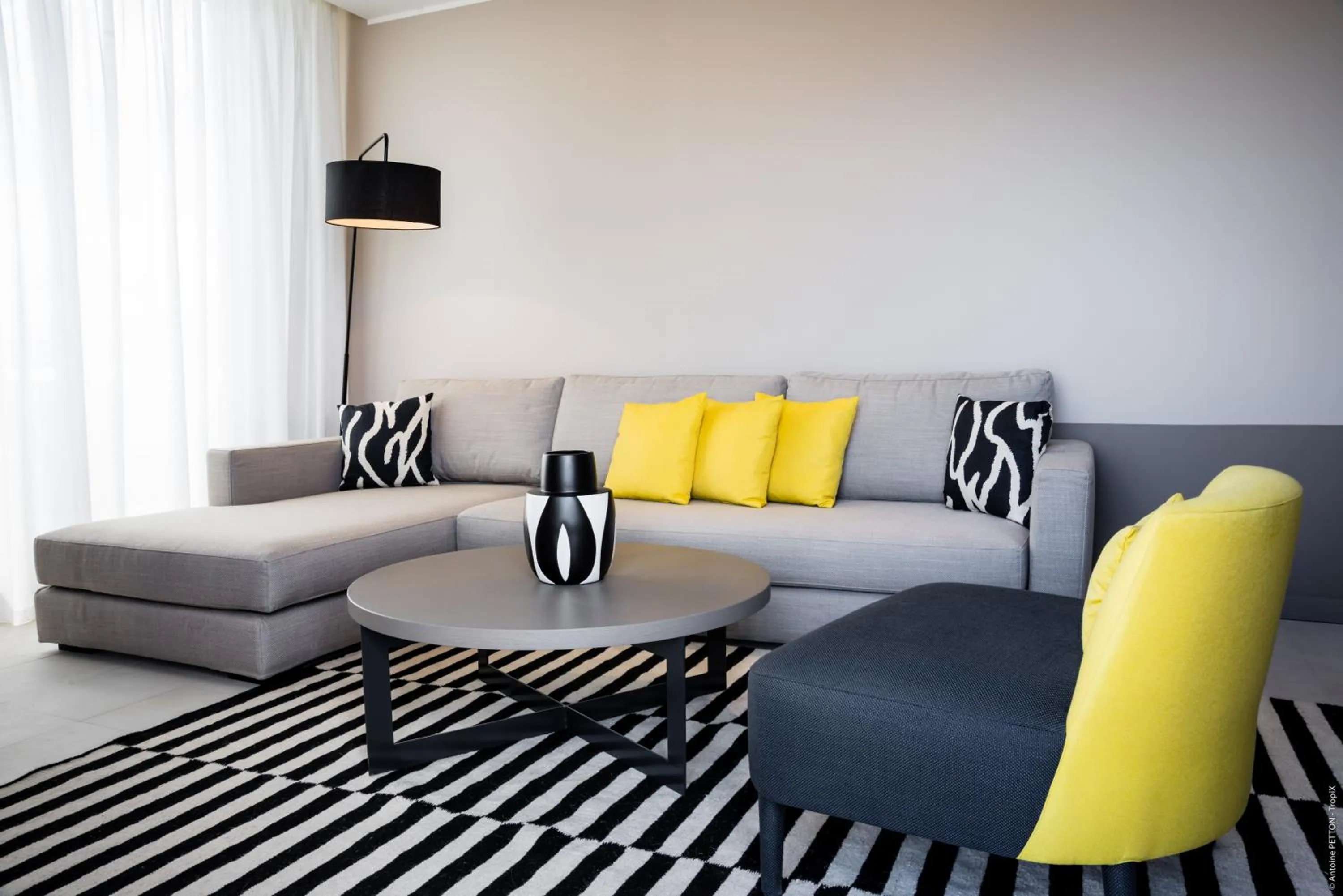 Seating area in Simon Hotel