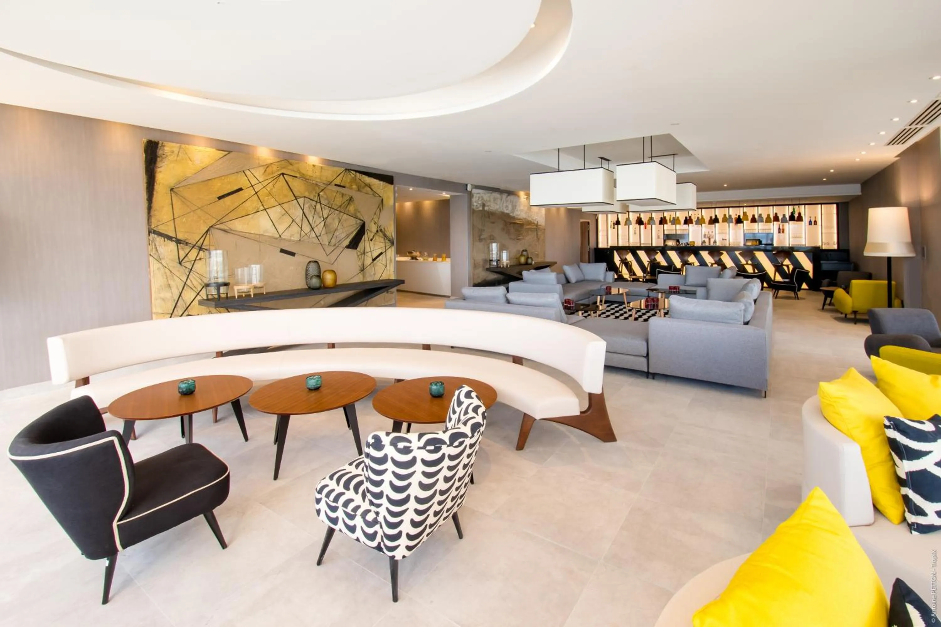 Lounge or bar in Simon Hotel