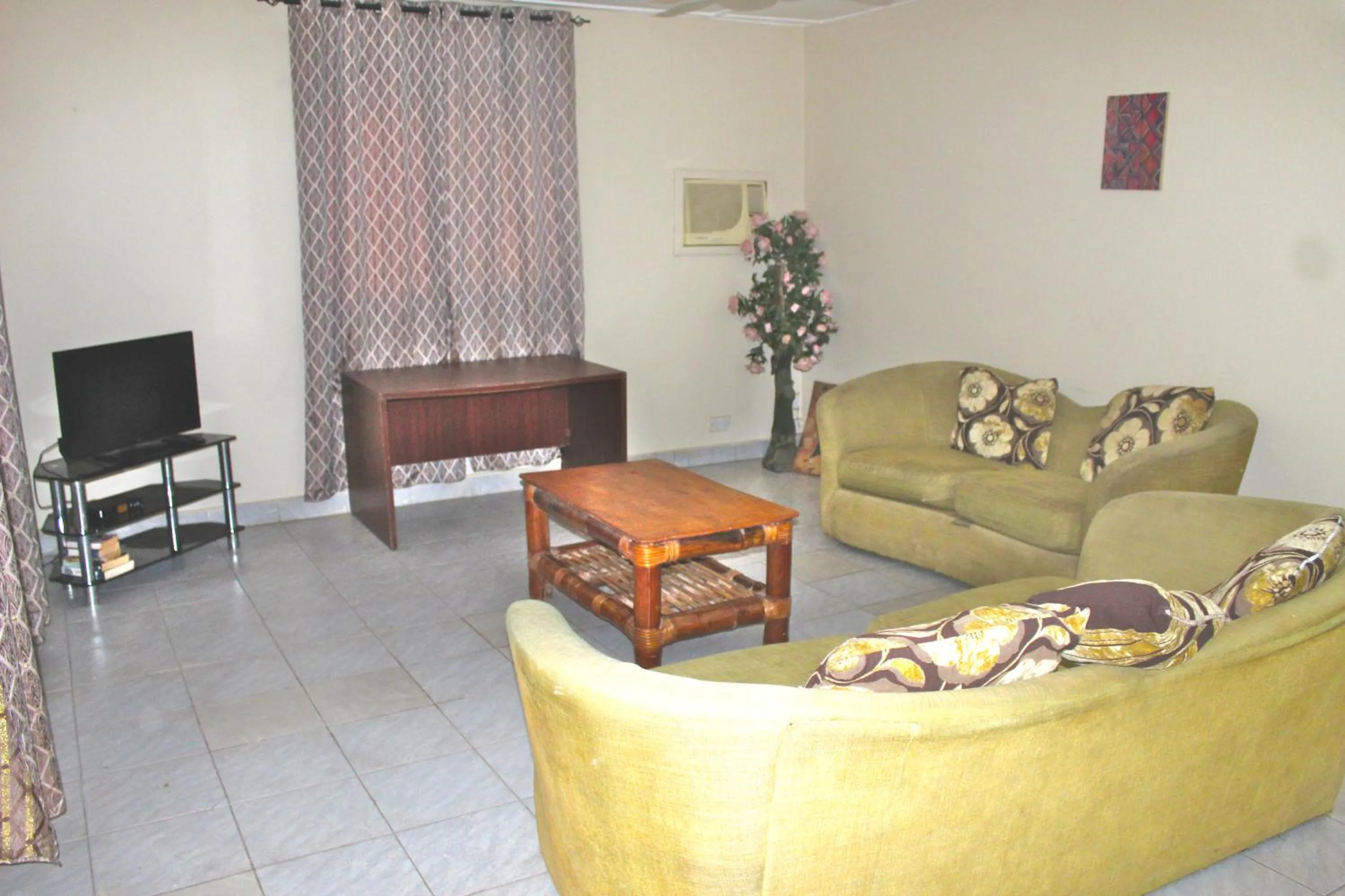 Seating area in Harmony house apartments