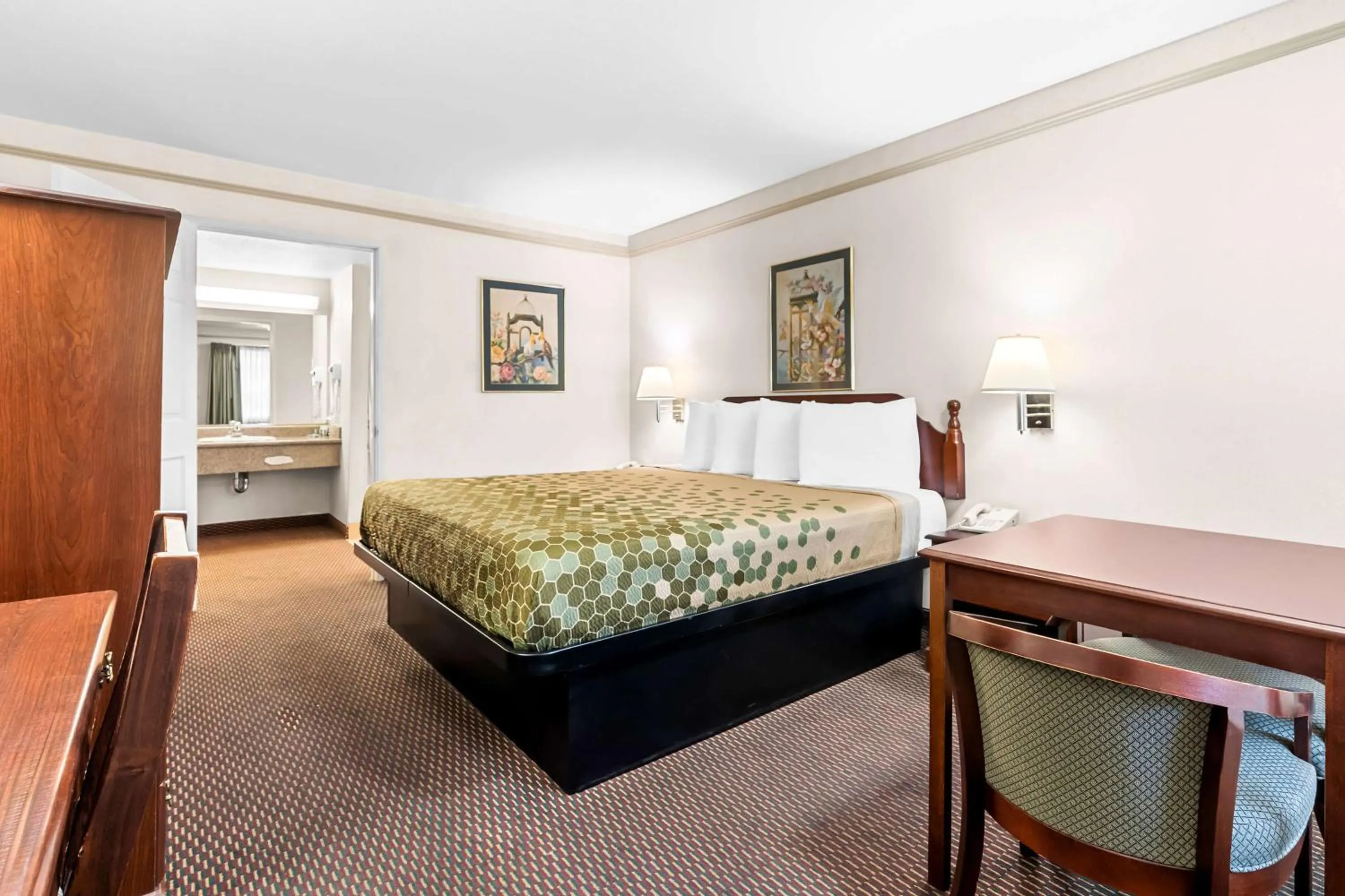 Bedroom, Bed in SureStay Hotel by Best Western Castro Valley