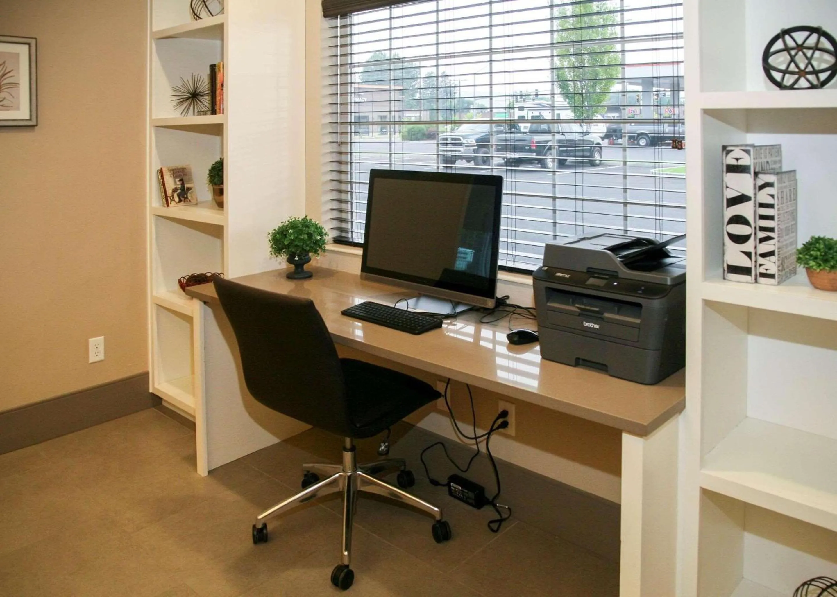 Business facilities in Country Inn & Suites by Radisson, Prineville, OR