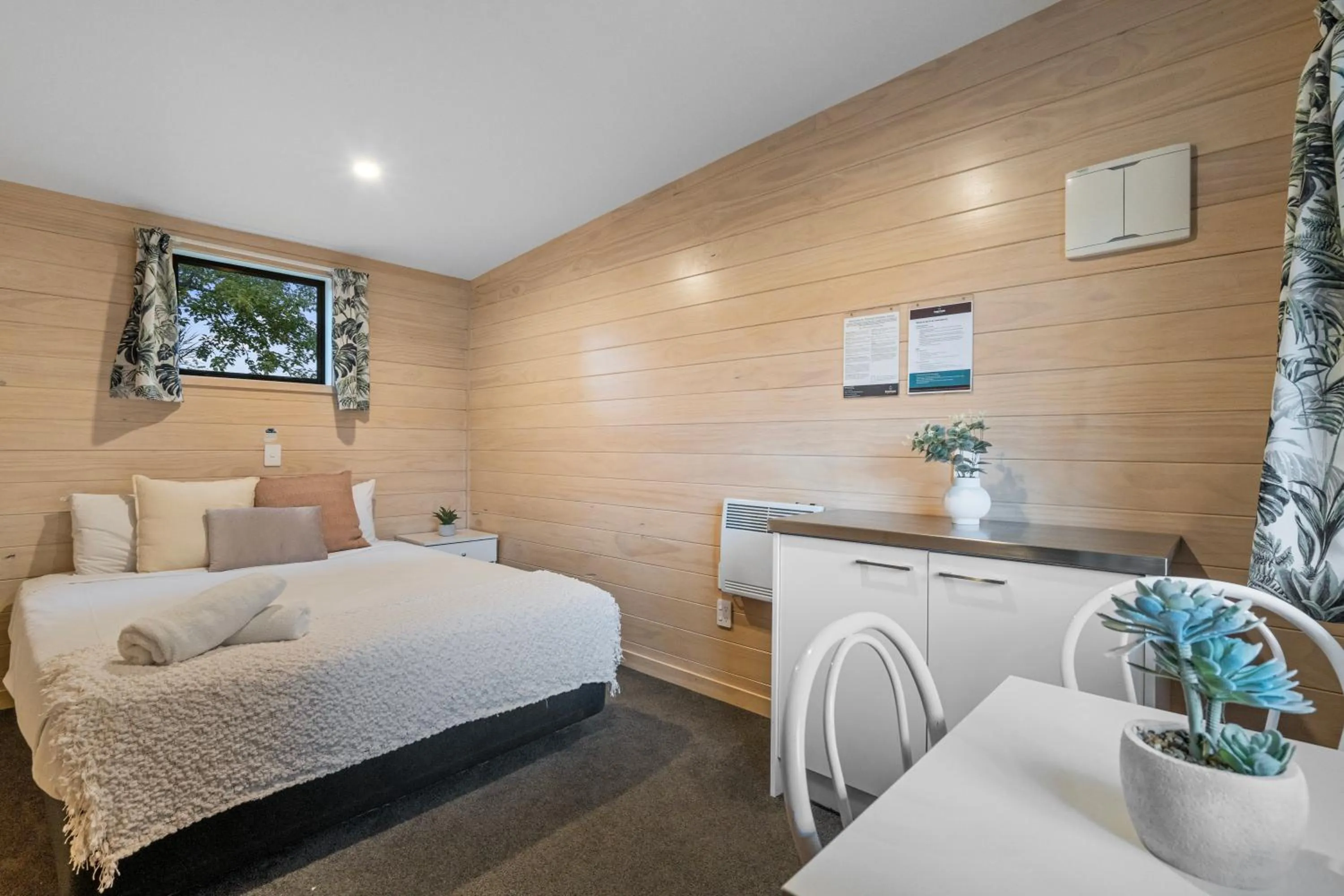 Bed in Tasman Holiday Parks - Christchurch