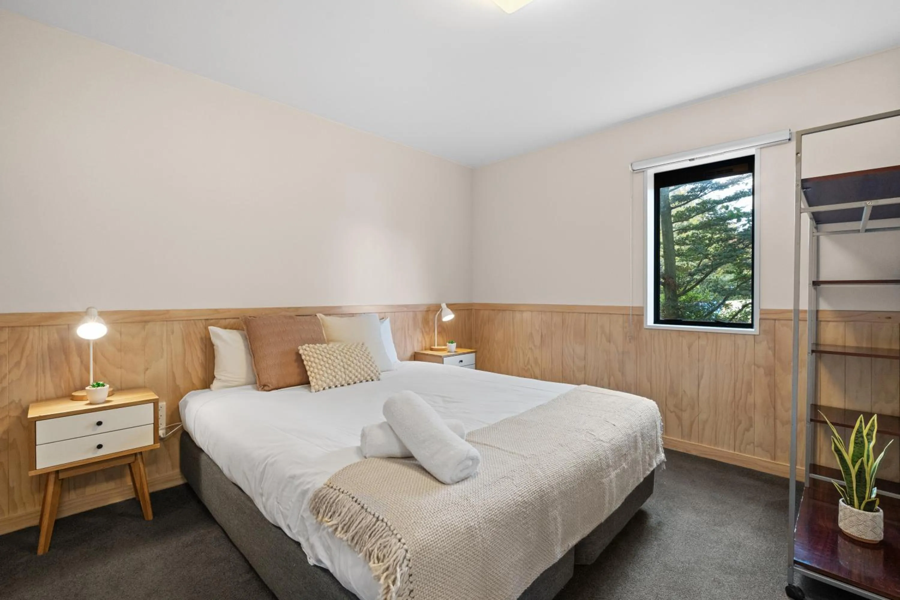 Bed in Tasman Holiday Parks - Christchurch