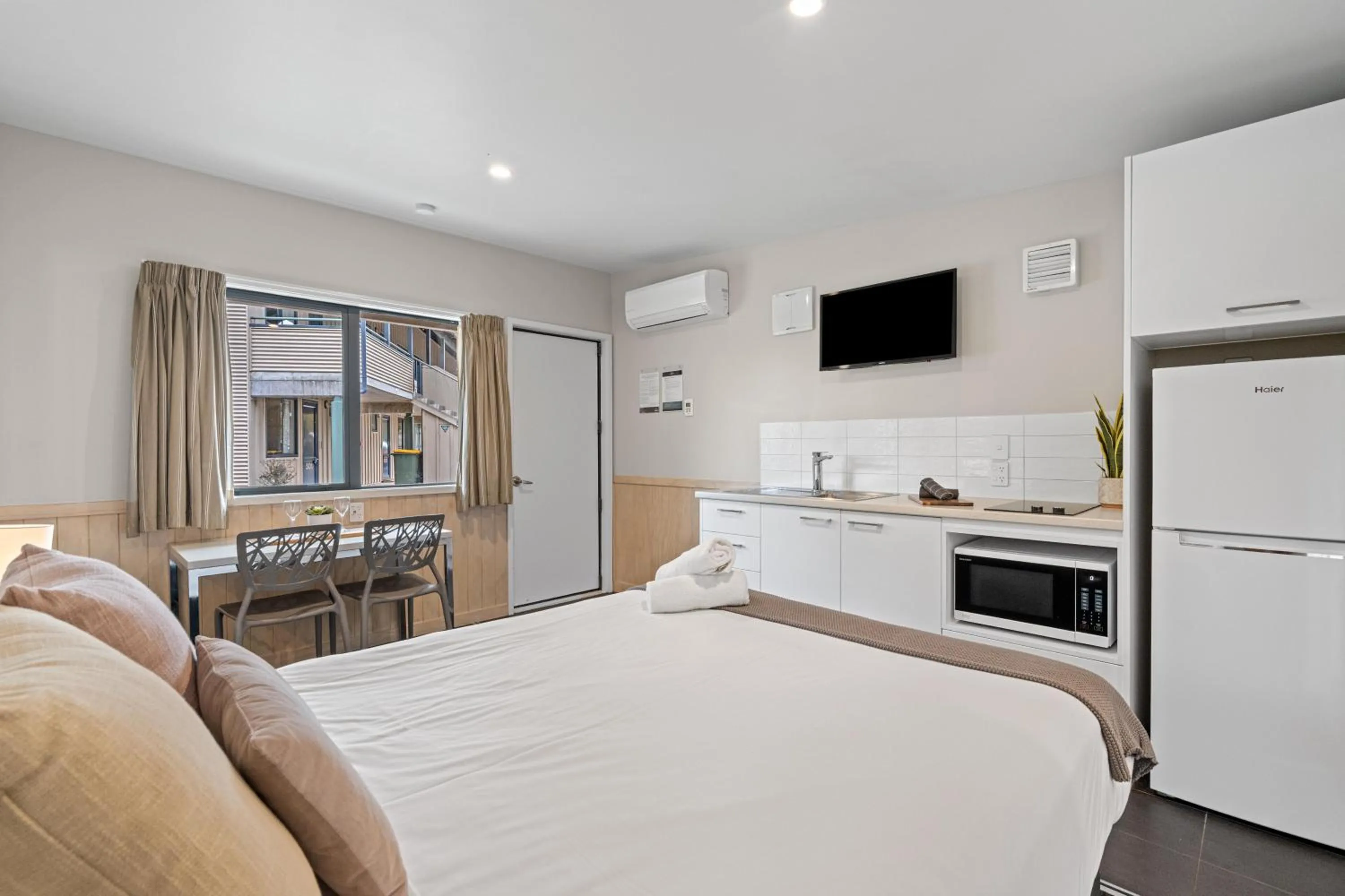 Bed in Tasman Holiday Parks - Christchurch